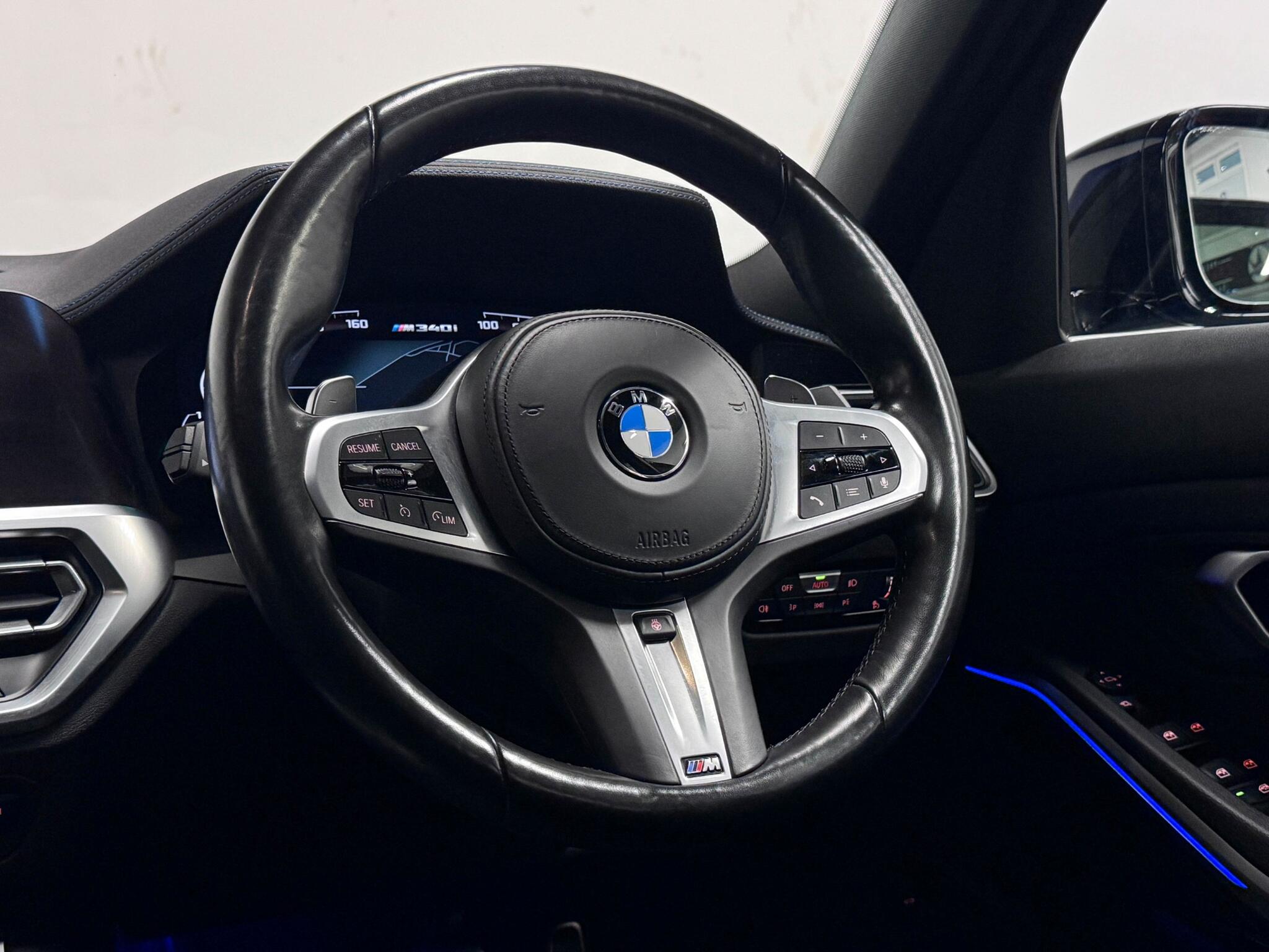 BMW 3 Series view 26