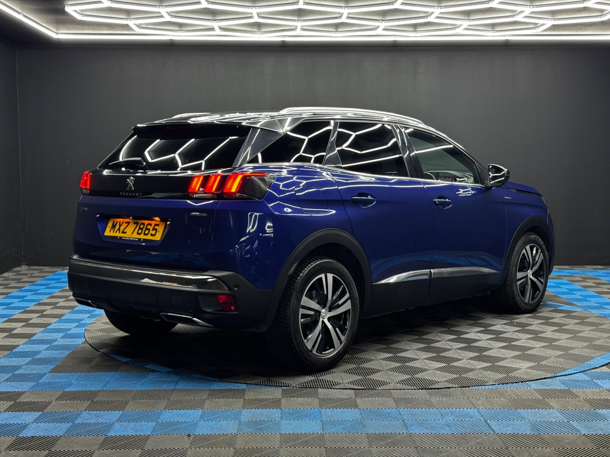Peugeot 3008 view 5