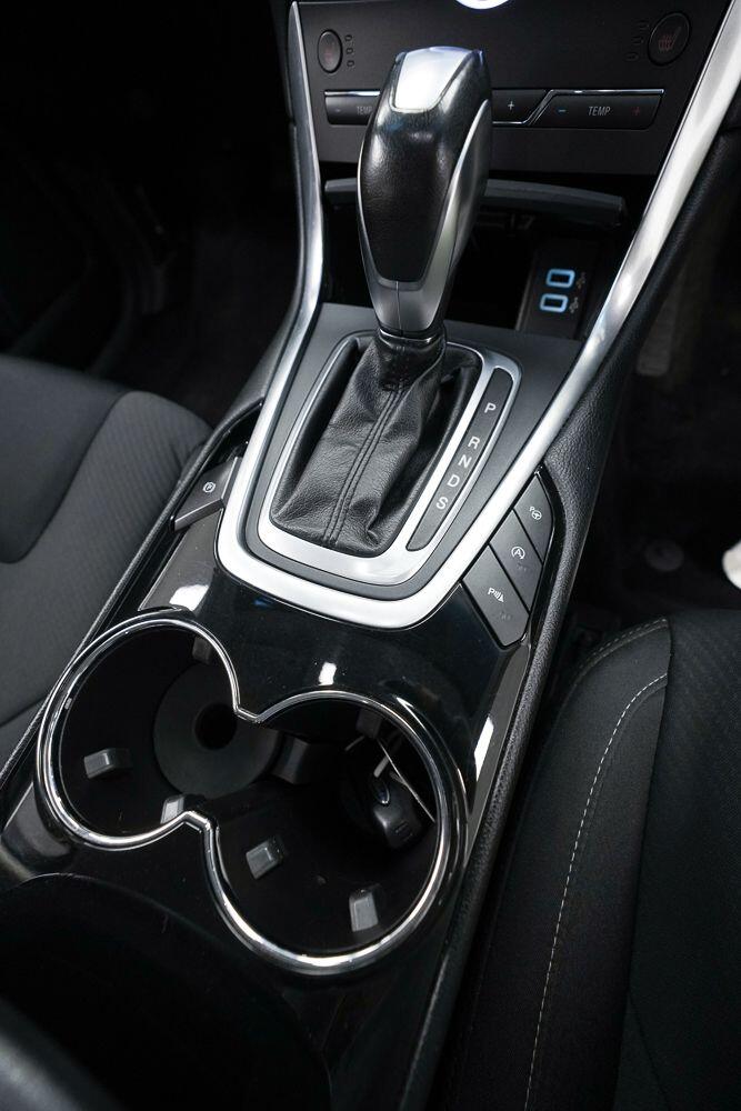 Ford Edge view 22