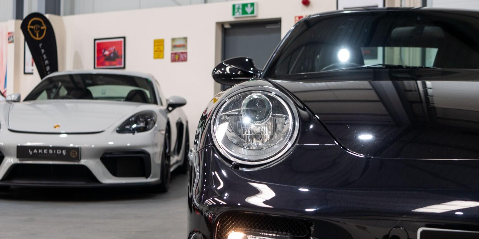 Porsche 911 view 46