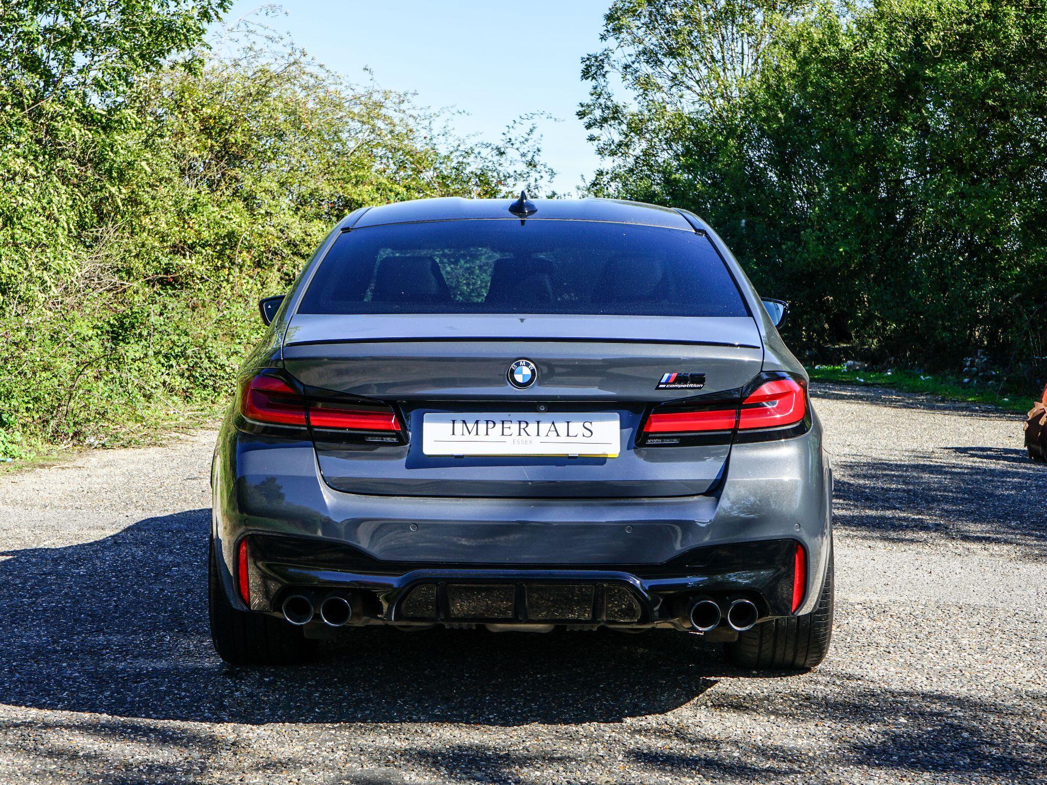 BMW M5 view 11