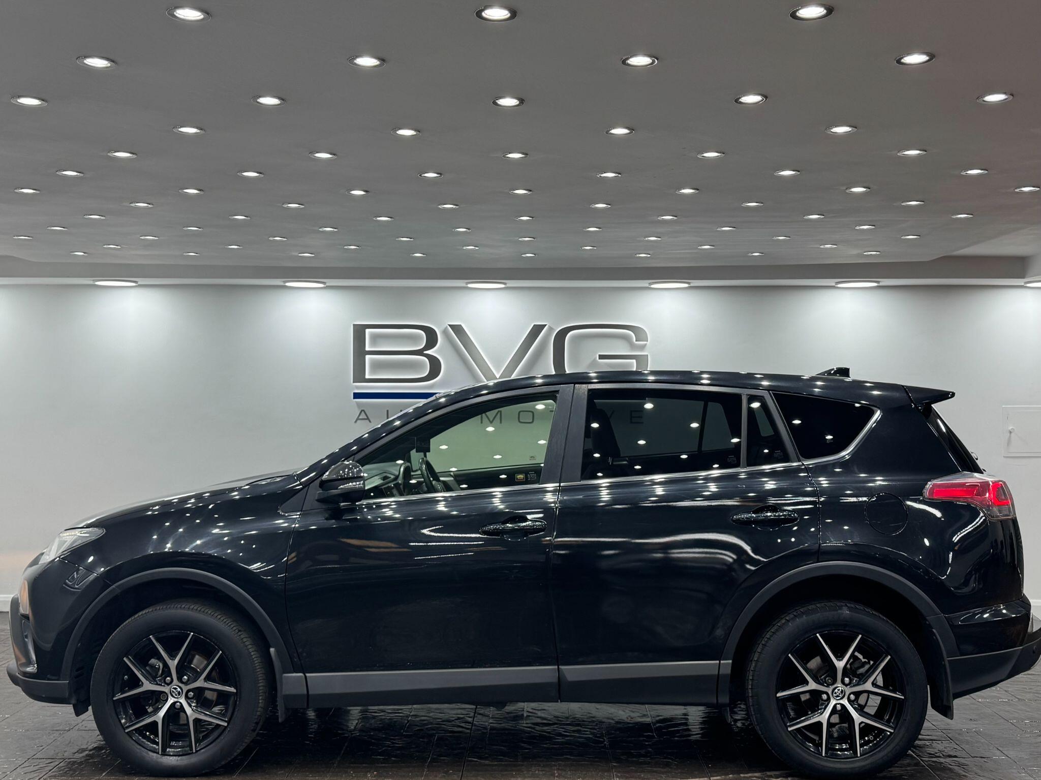 Toyota Rav4 view 6