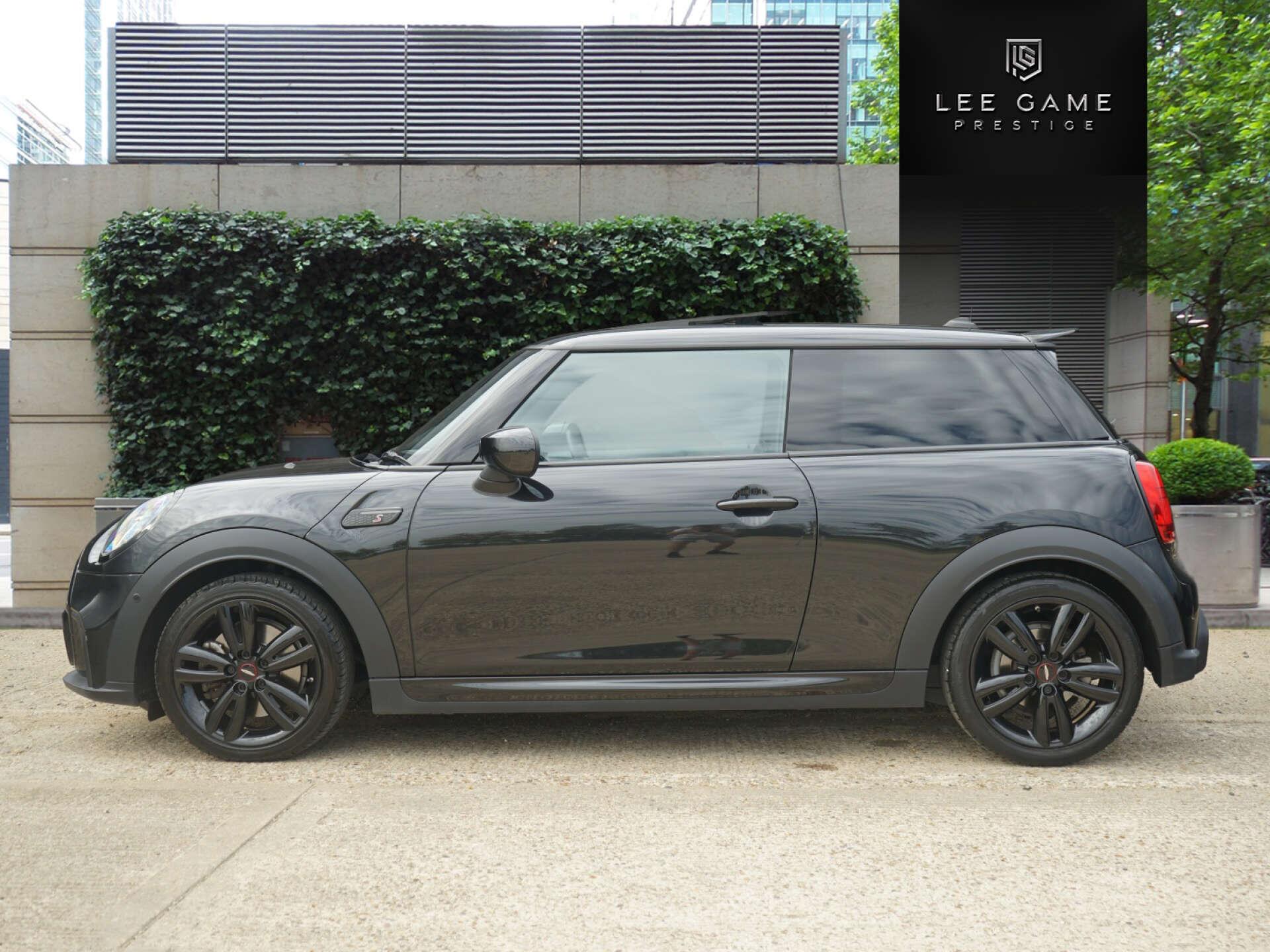 Mini Hatch view 5