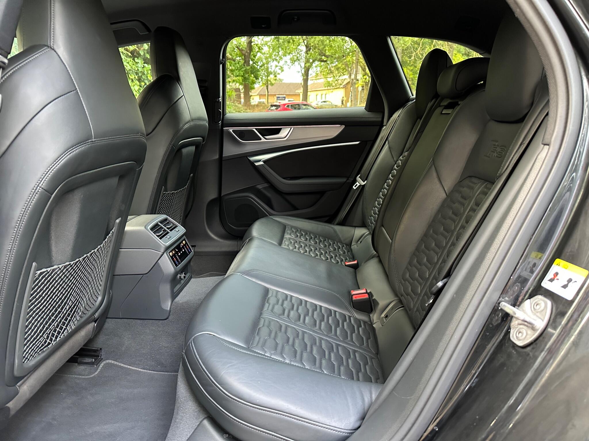 Audi RS6 view 22