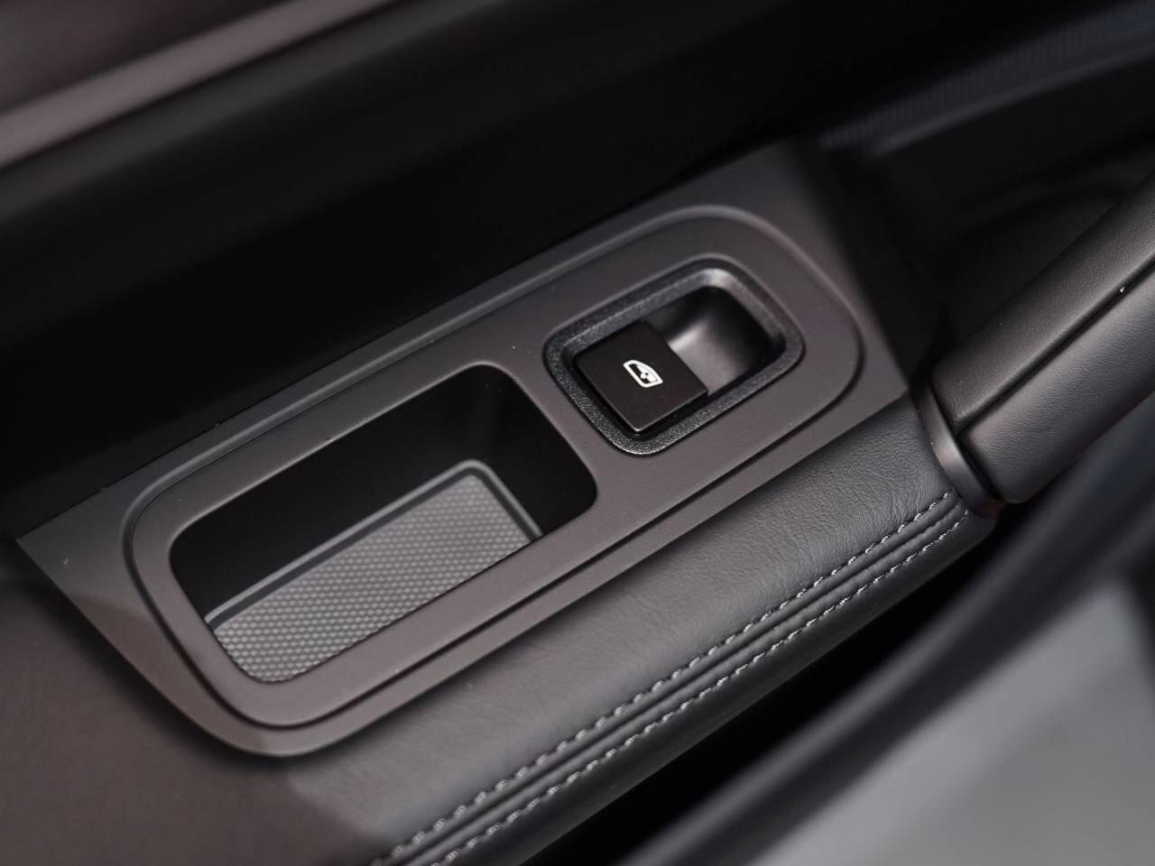 Porsche Cayenne view 50