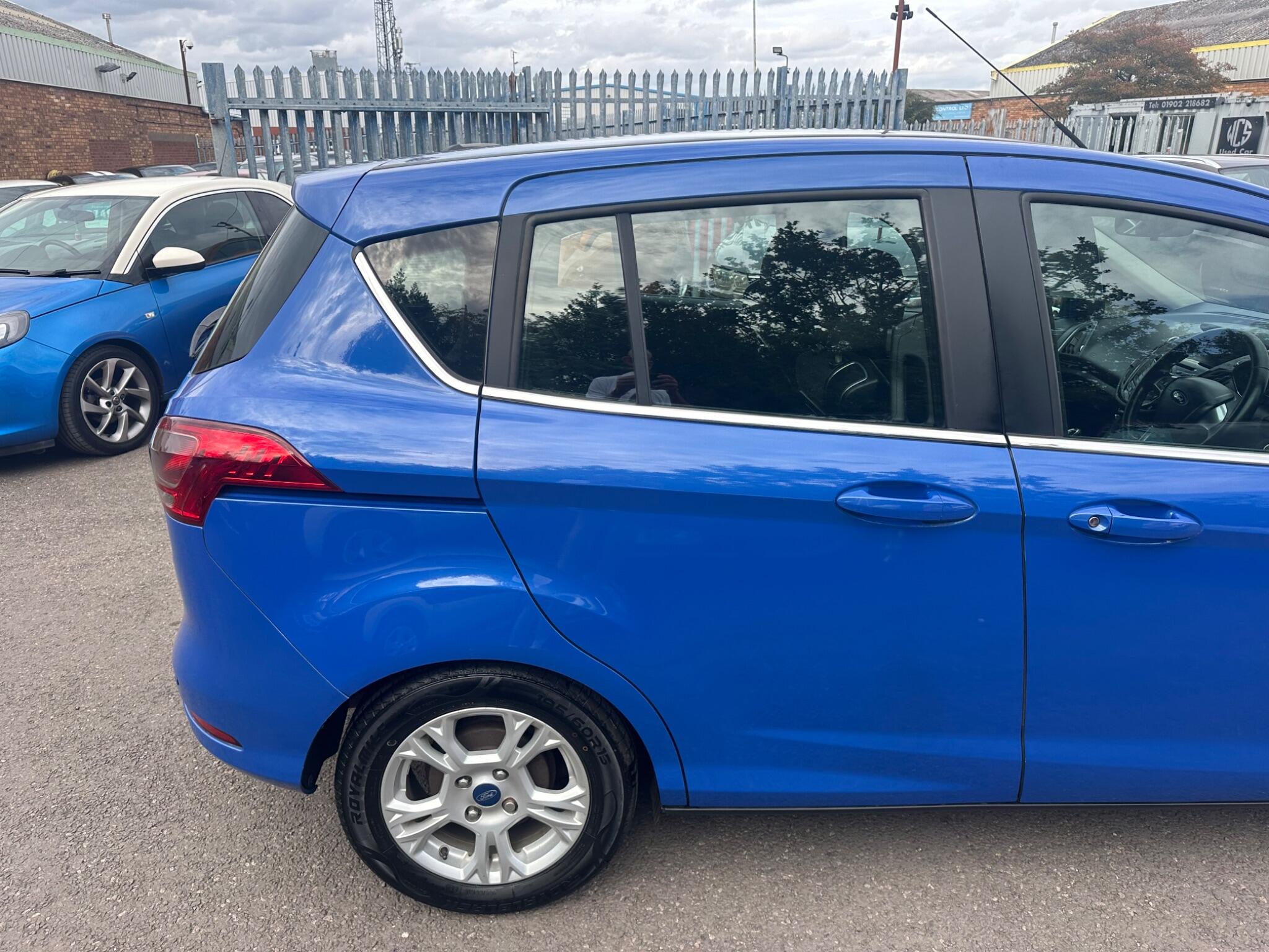 Ford B-Max view 26