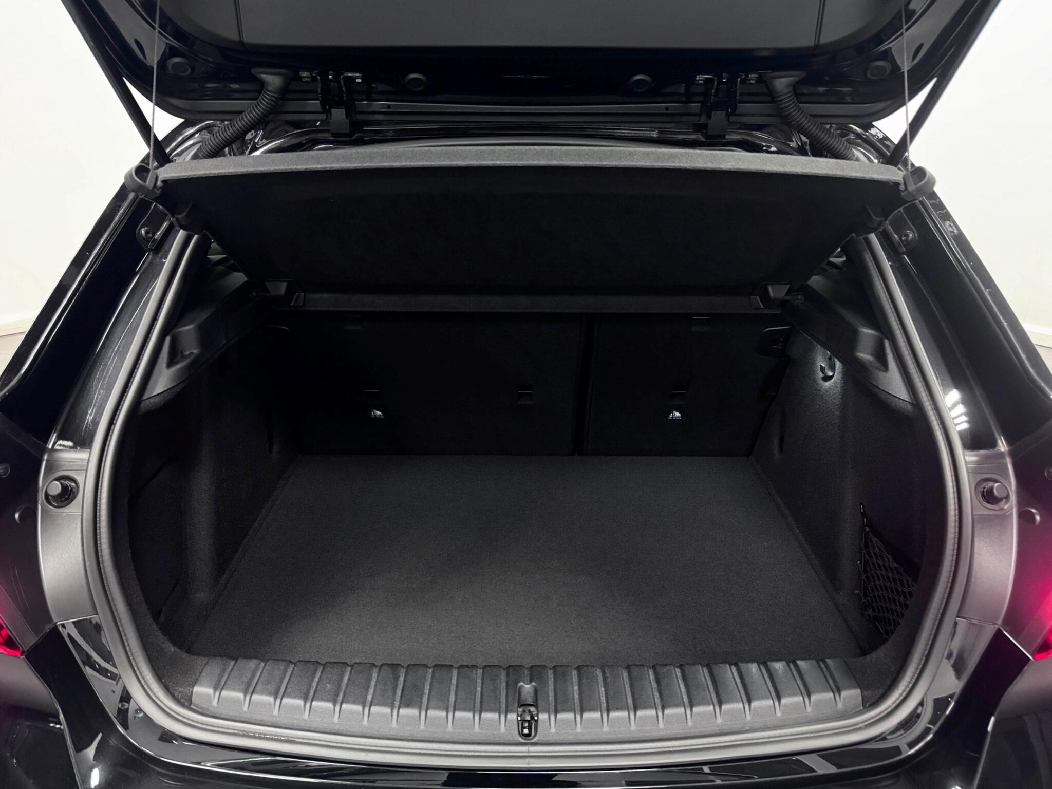 BMW 1 Series view 7