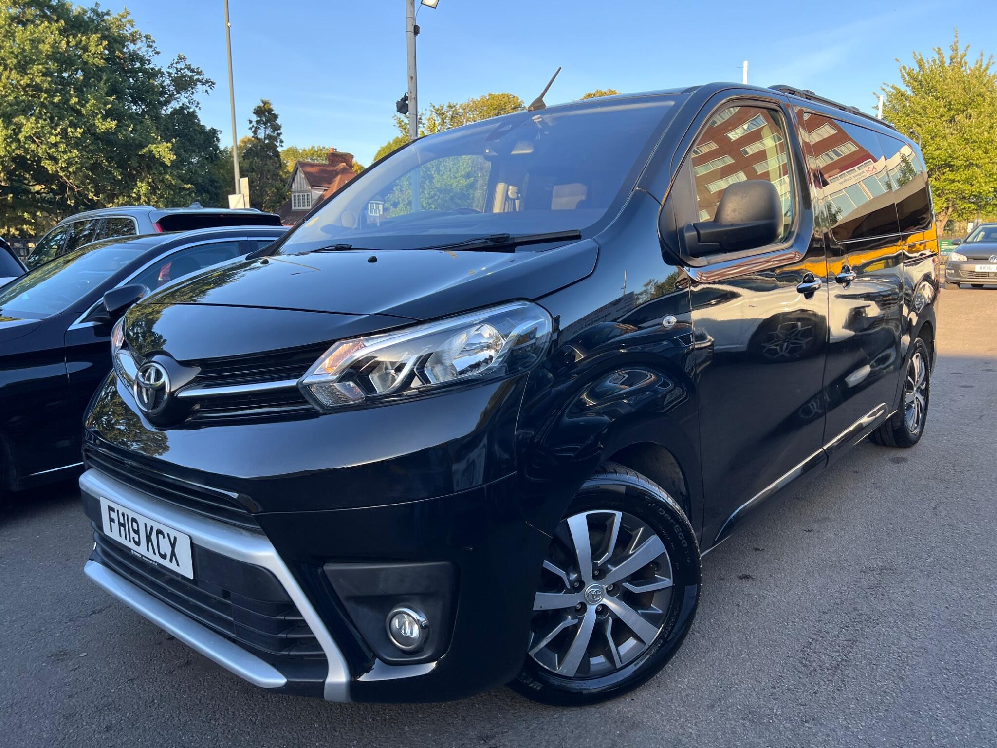 Toyota Proace Verso view 8