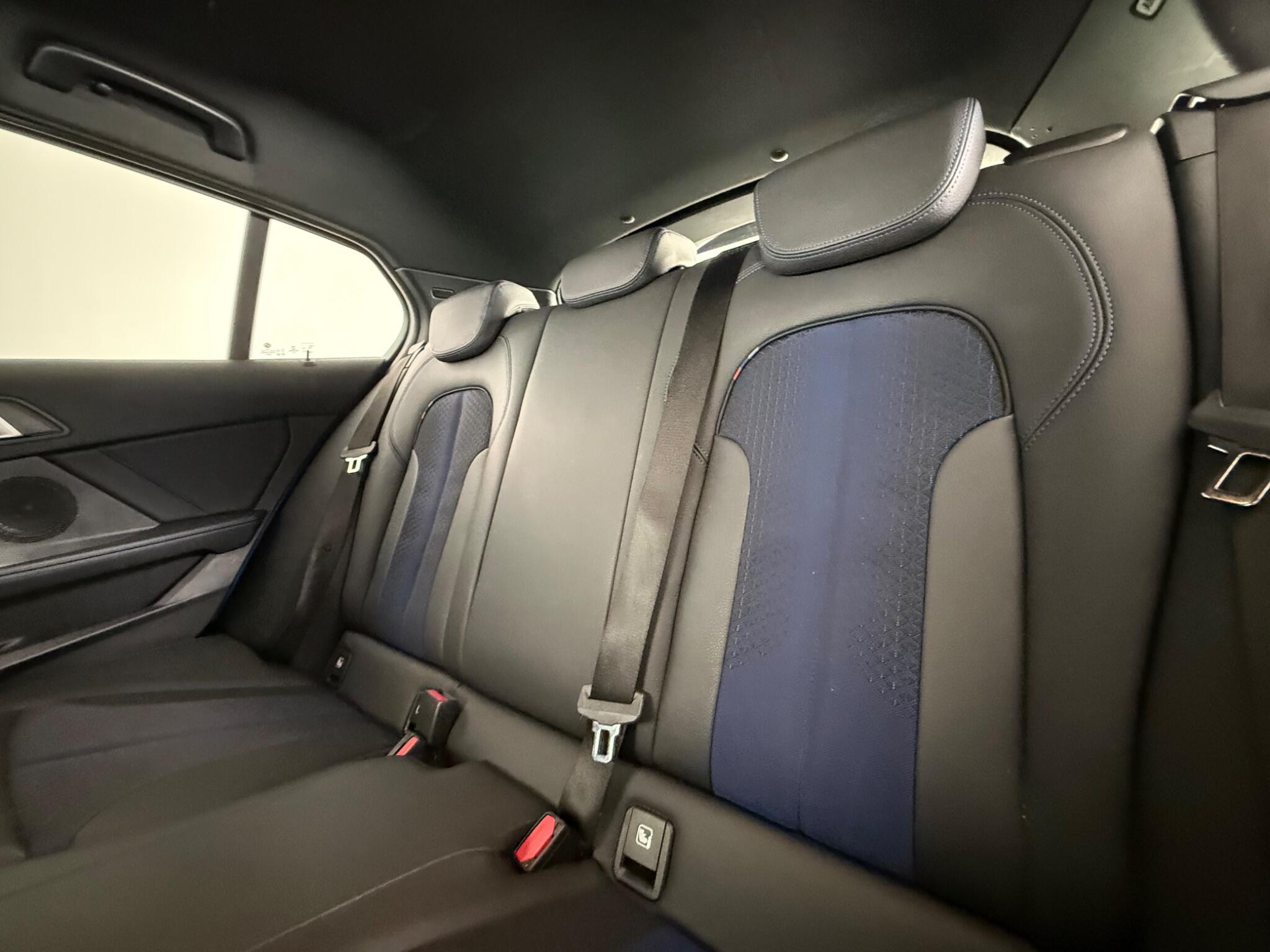 BMW 1 Series view 14
