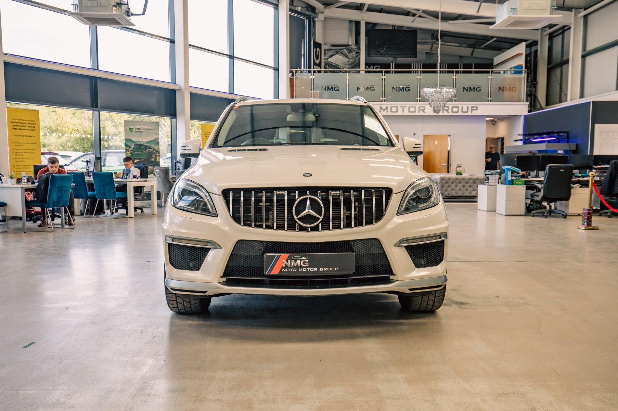 Mercedes-Benz M-Class view 29