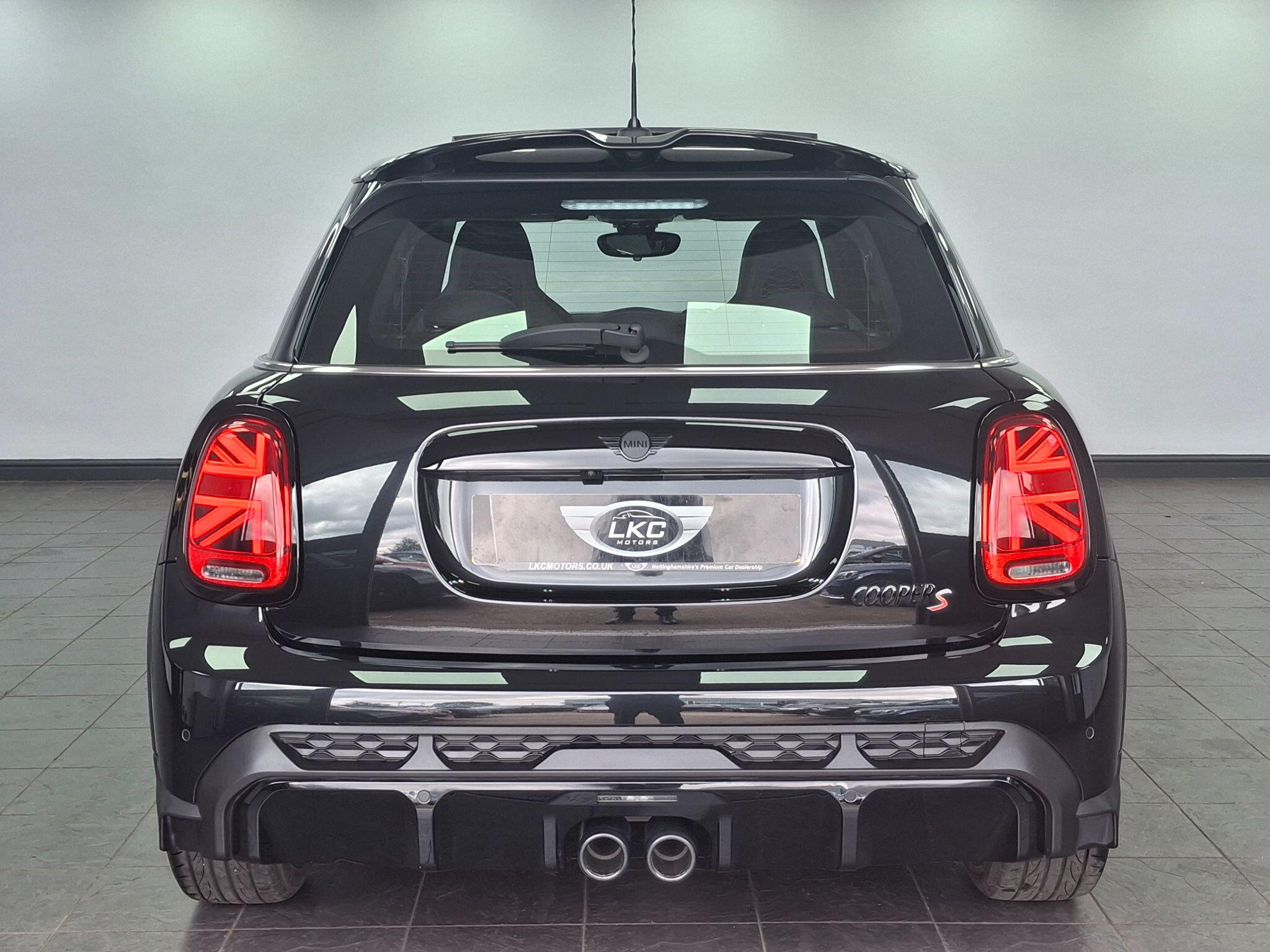 Mini Hatch view 48