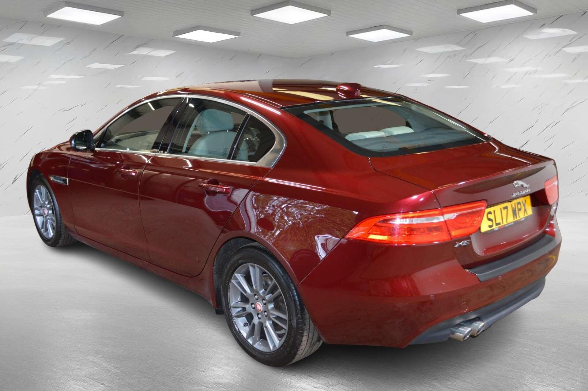 Jaguar Xe view 8