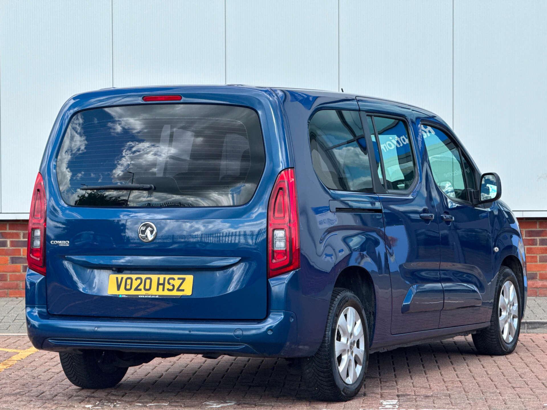 Vauxhall Combo Life view 8