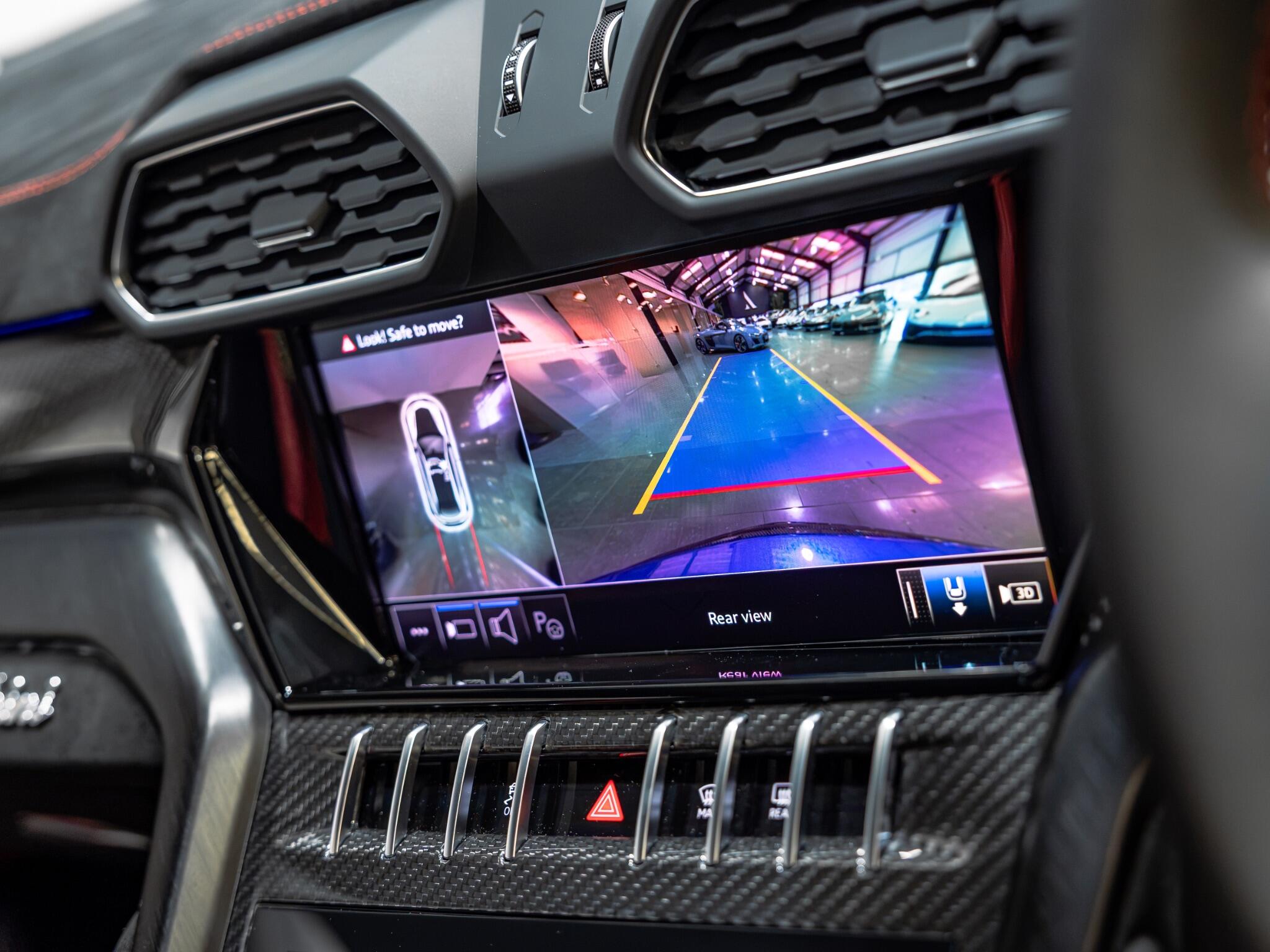 Lamborghini Urus view 27