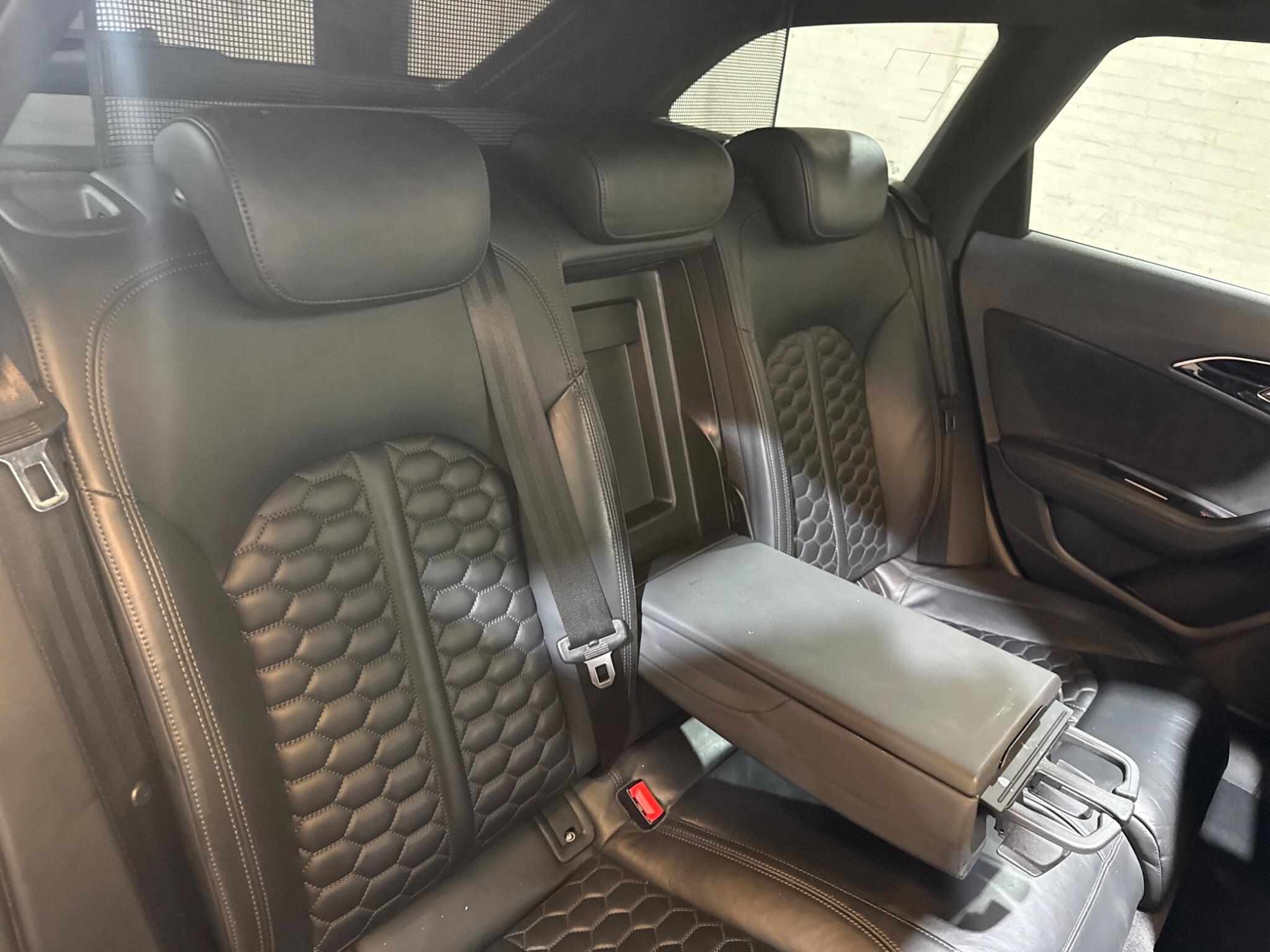 Audi RS6 view 22