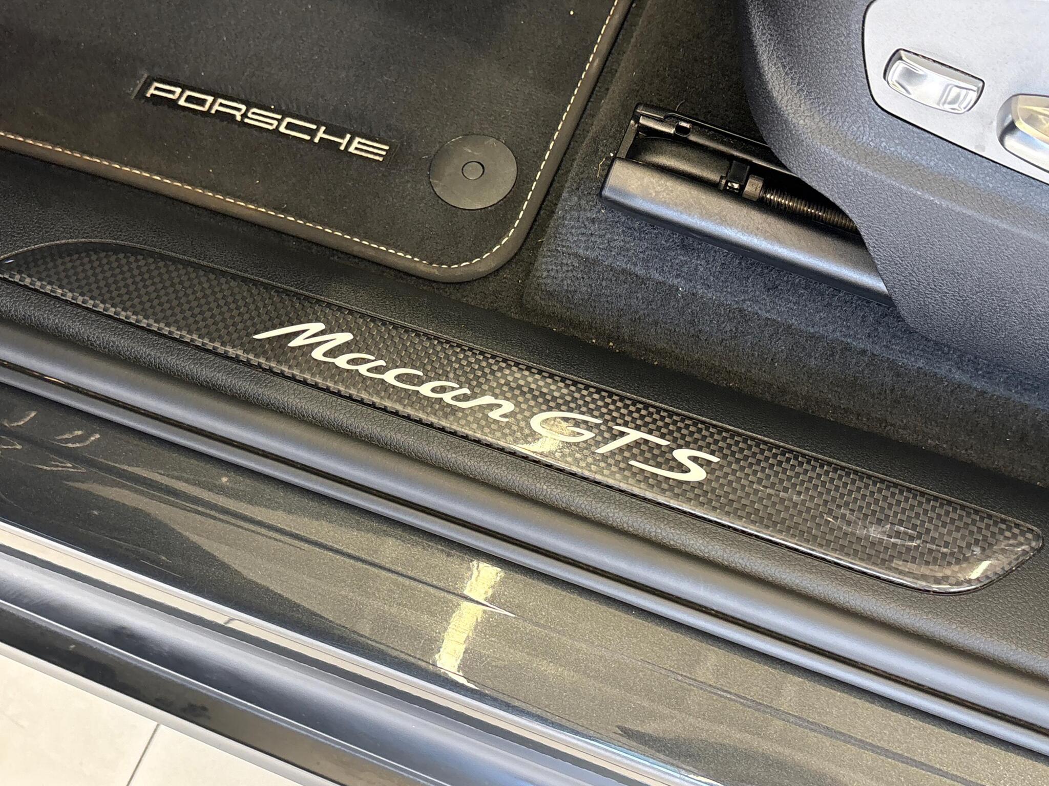 Porsche Macan view 30