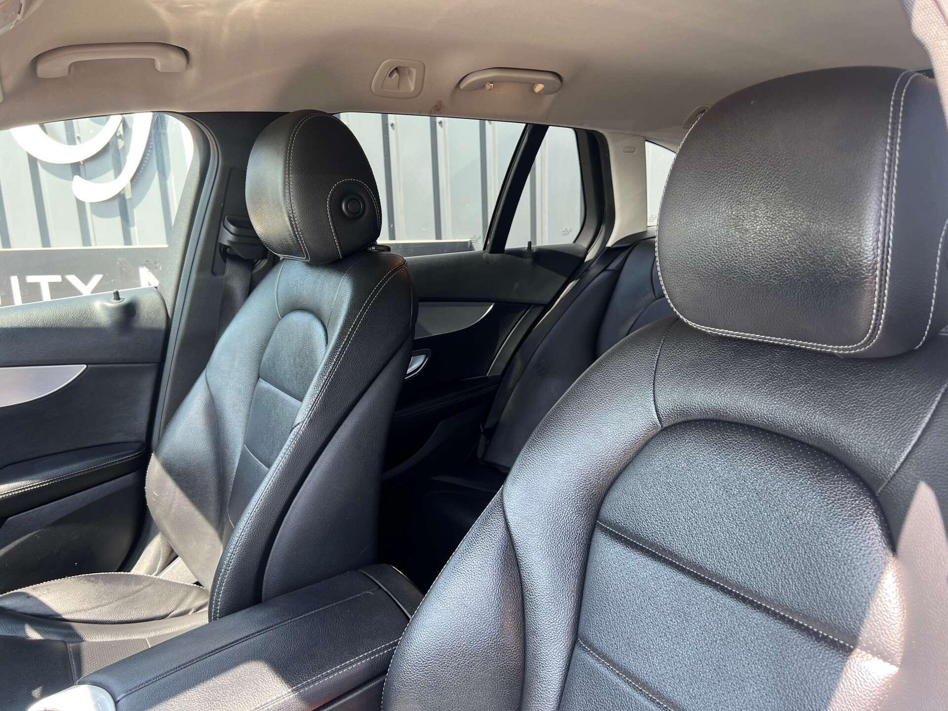 Mercedes-Benz C-Class view 31