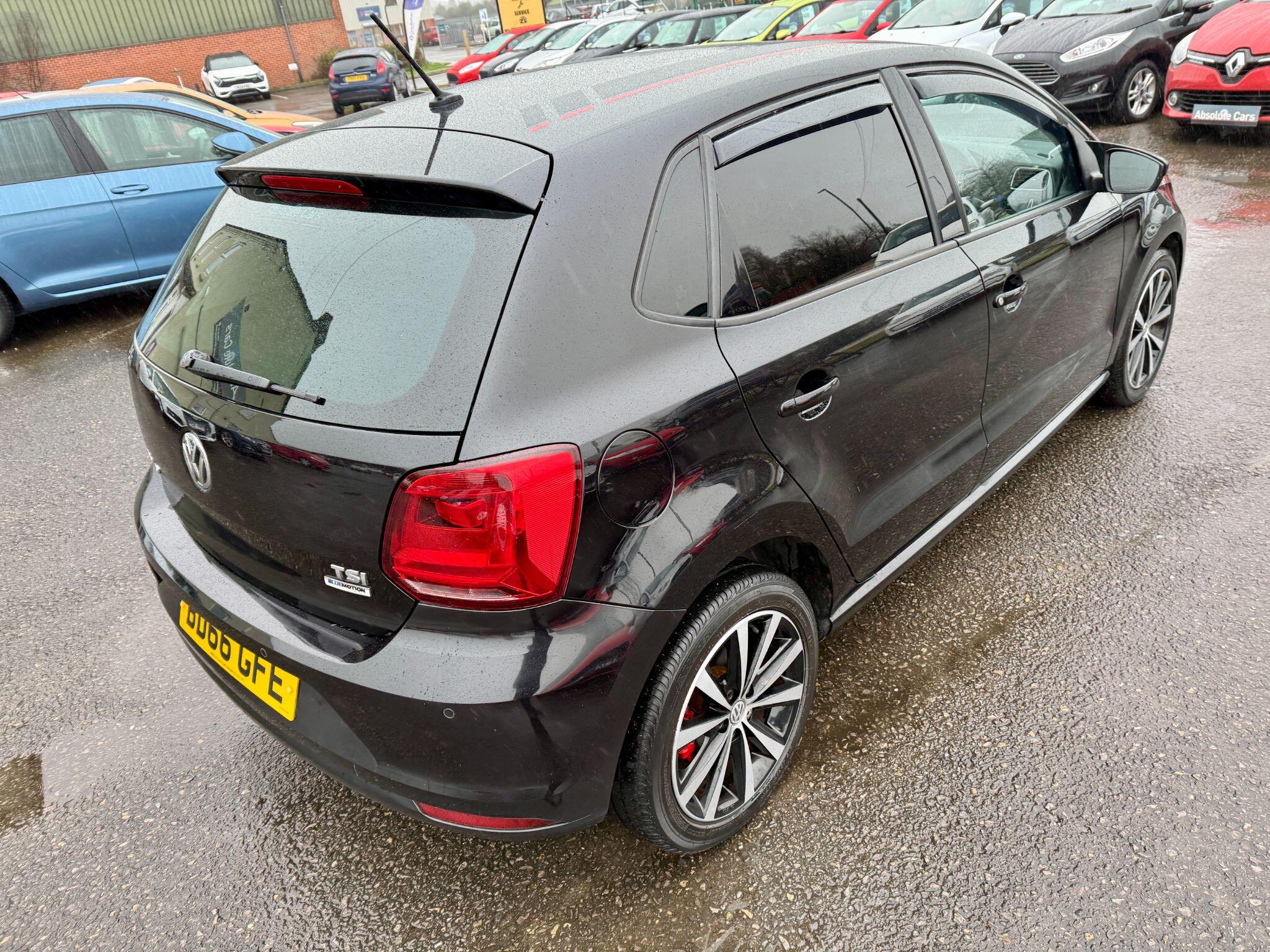 2016 Volkswagen Polo 1.2 TSI BlueMotion Tech Match Euro 6 (s/s) 5dr • 77,023 miles image 17