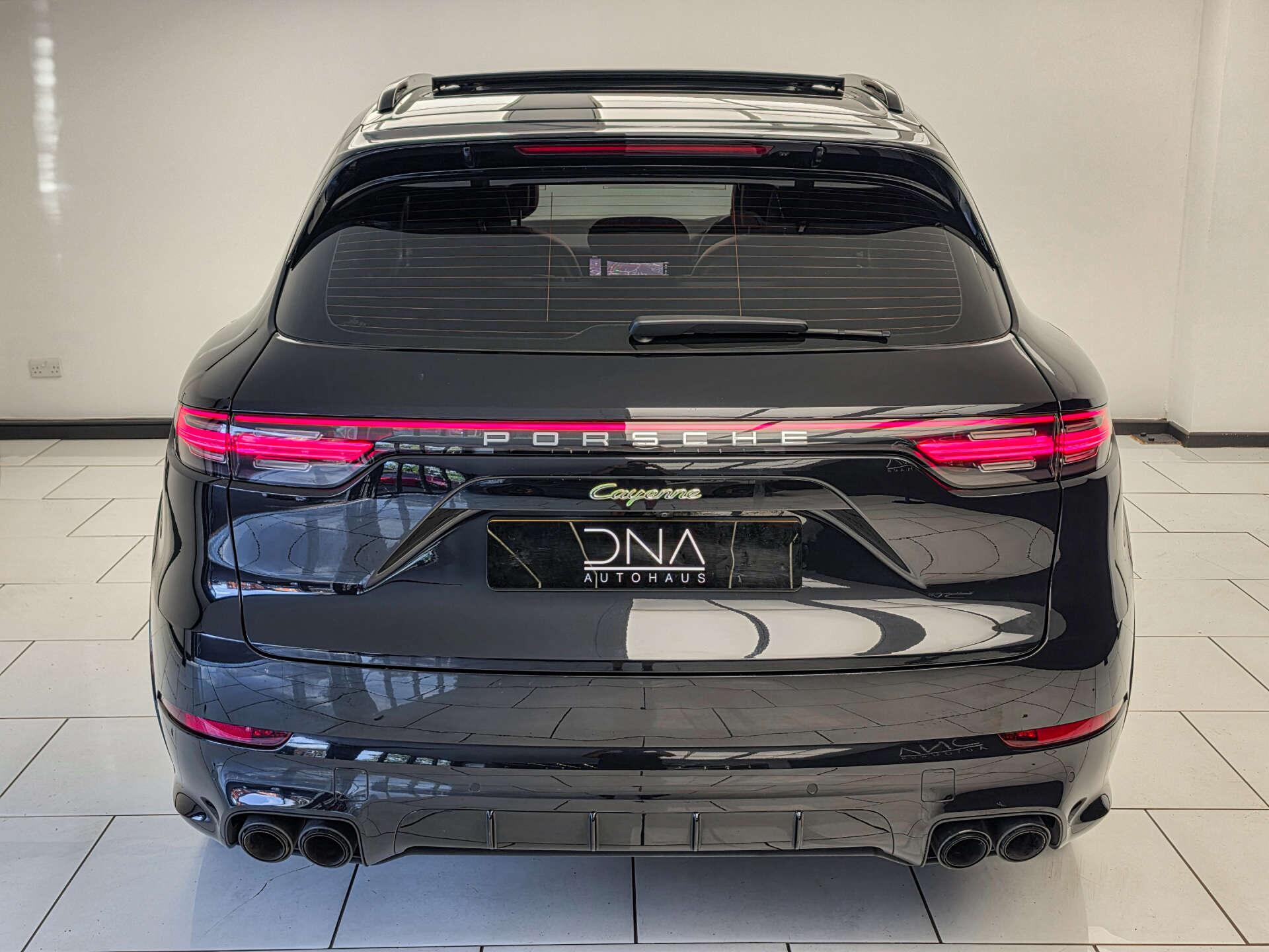Porsche Cayenne view 18
