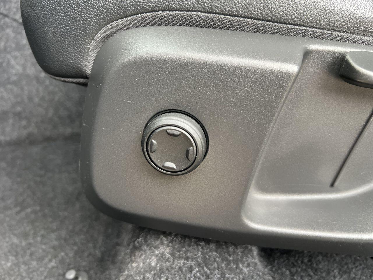 Volvo XC40 view 27