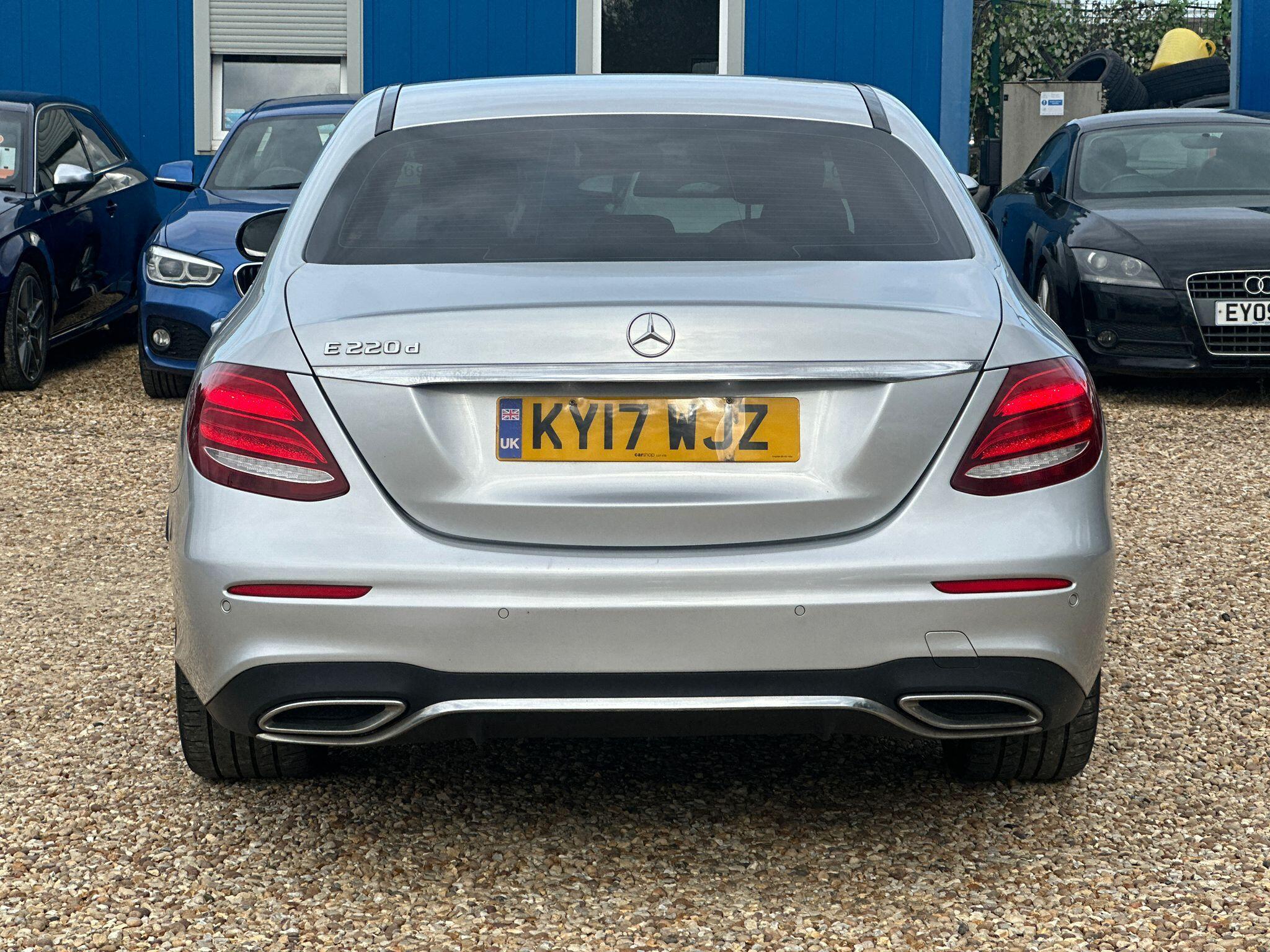 Mercedes-Benz E Class view 31