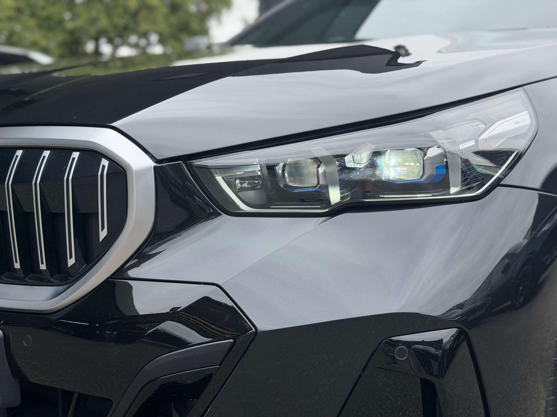 BMW 5 Series view 23