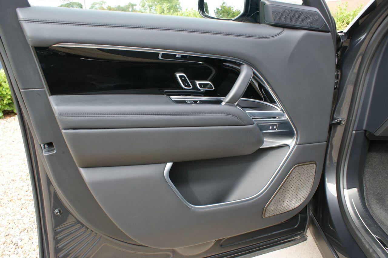 Land Rover Range Rover view 20