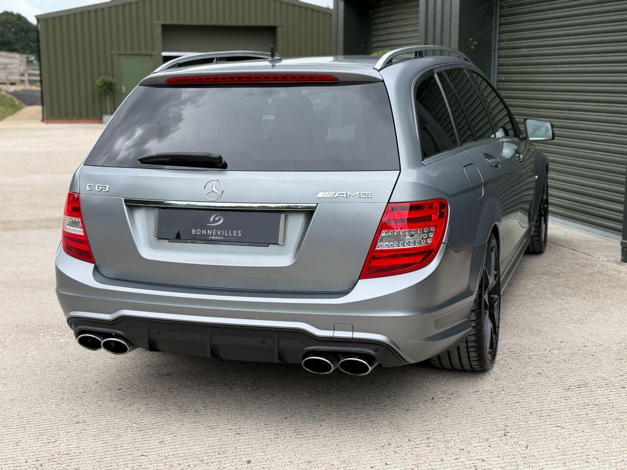 Mercedes-Benz C Class view 28