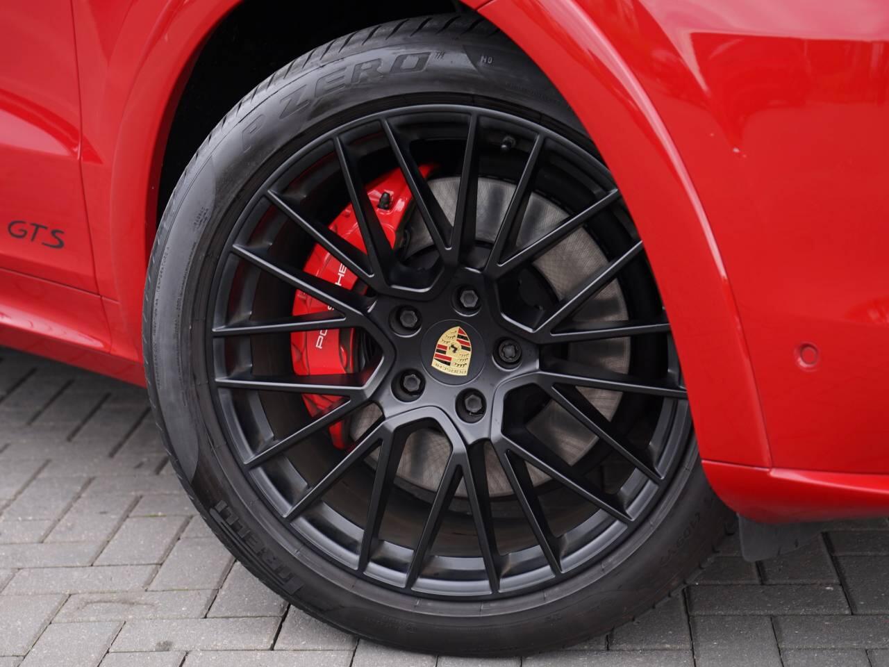 Porsche Cayenne view 57