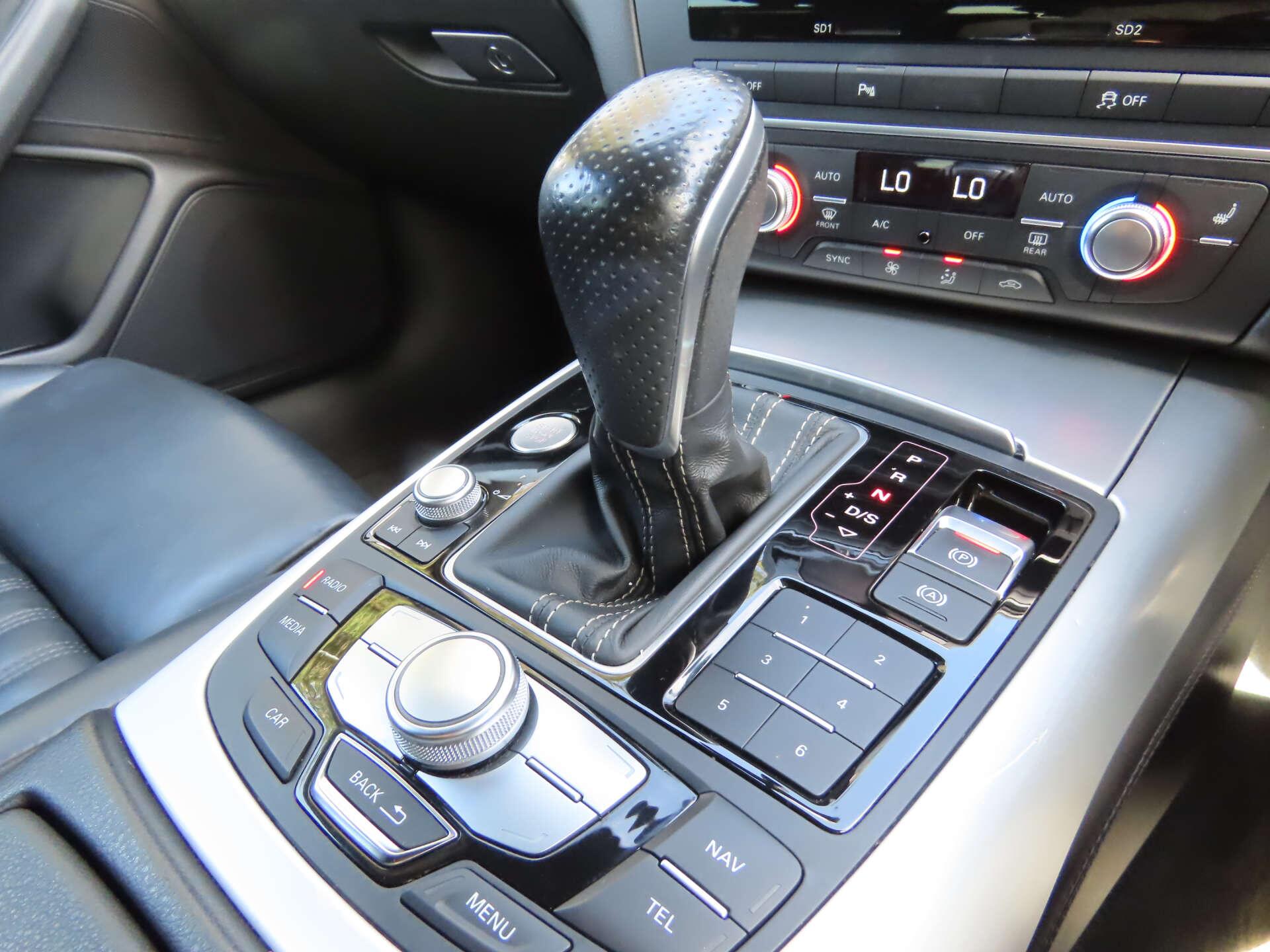 Audi A6 view 13