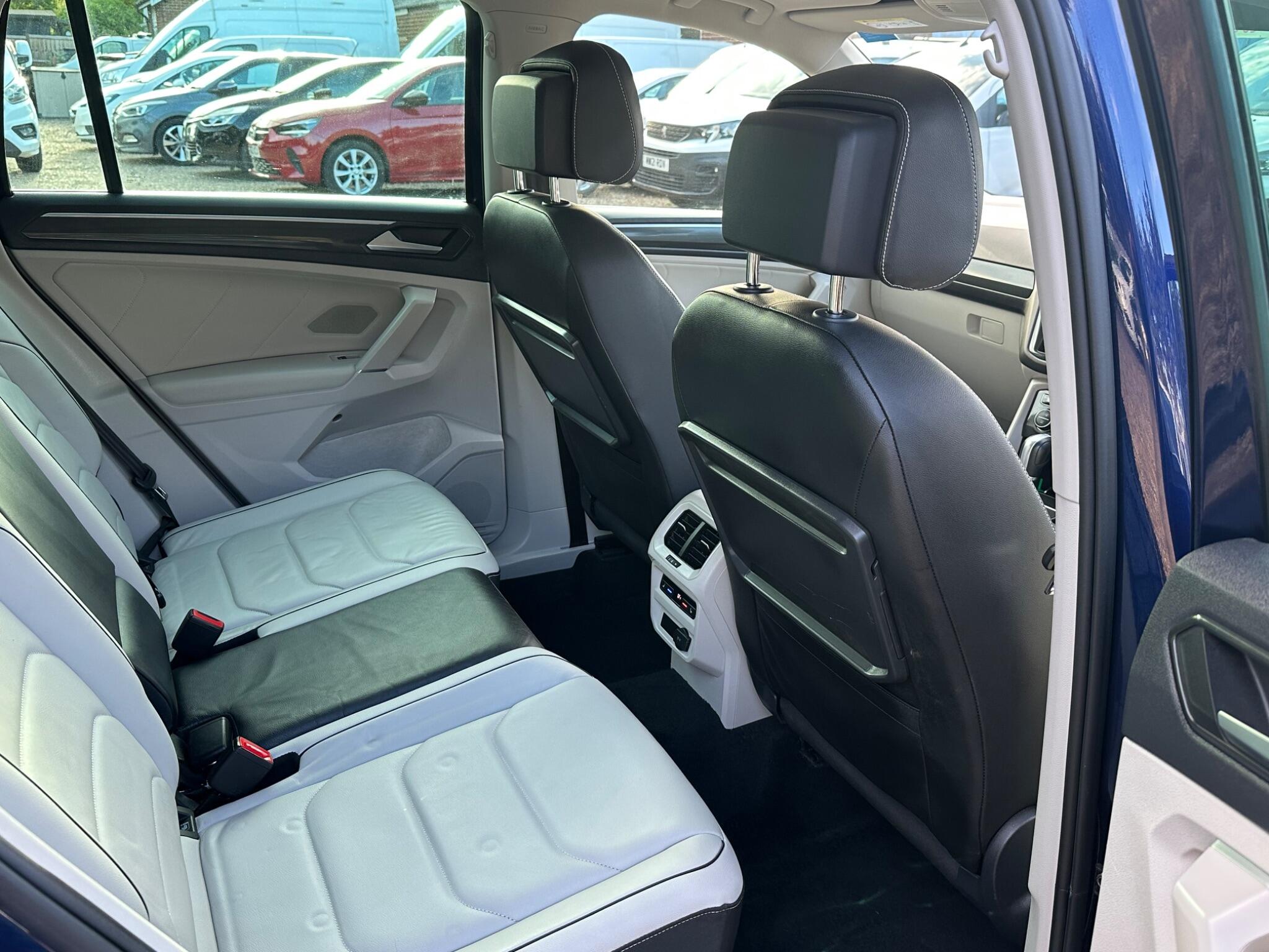 Volkswagen Tiguan view 16