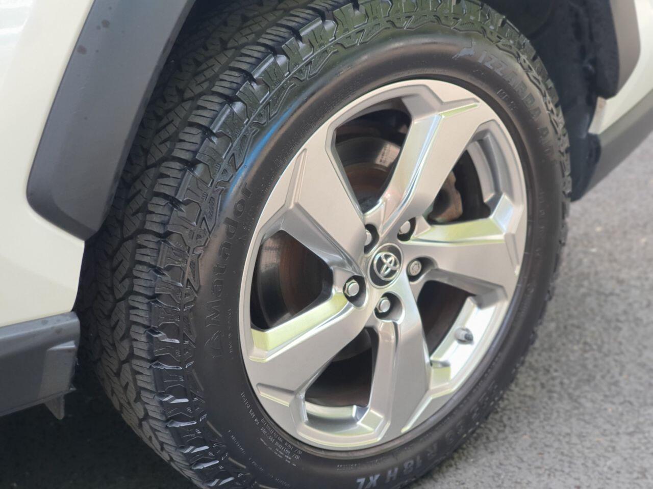 Toyota Rav4 view 9