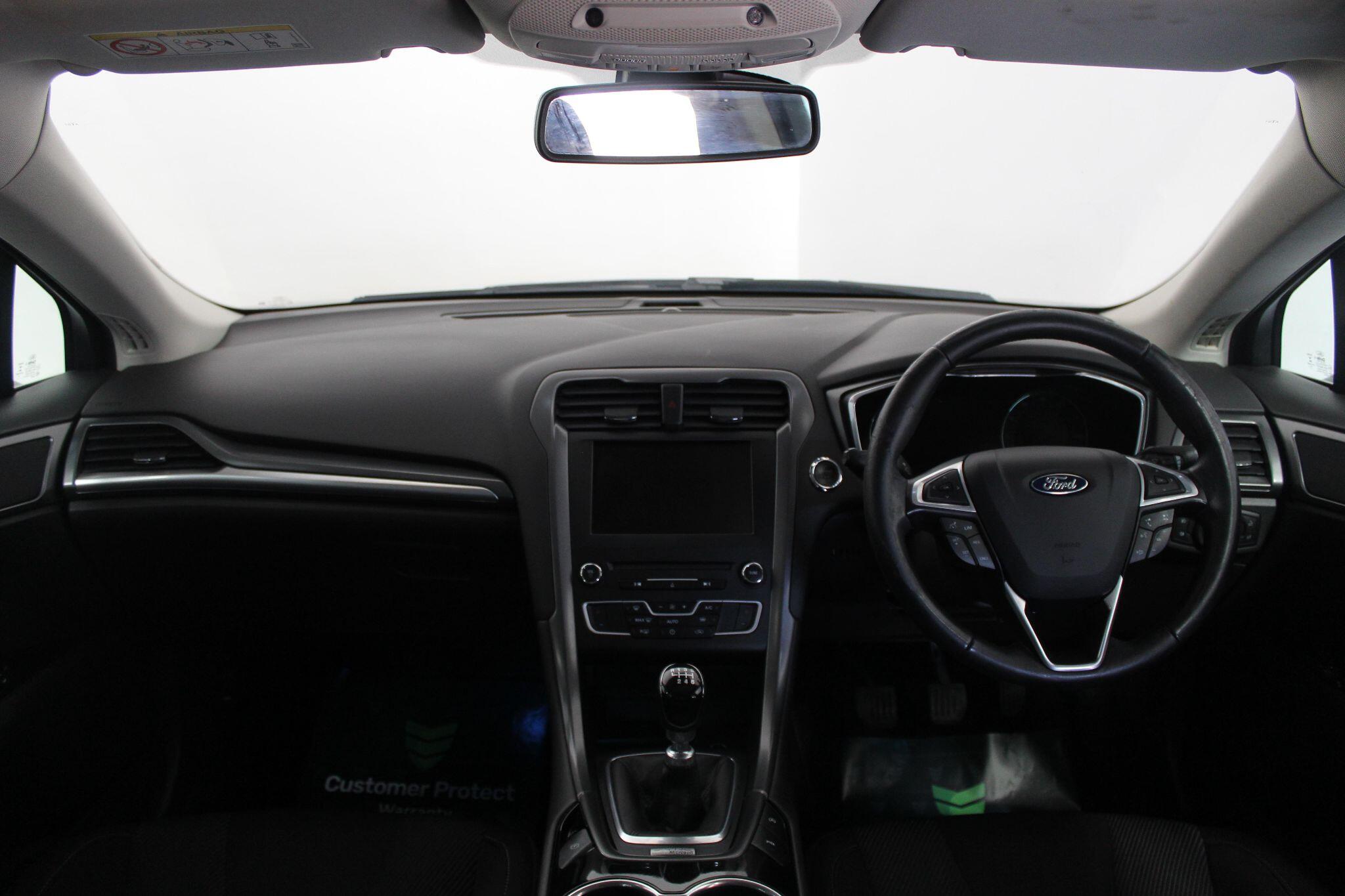Ford Mondeo view 28