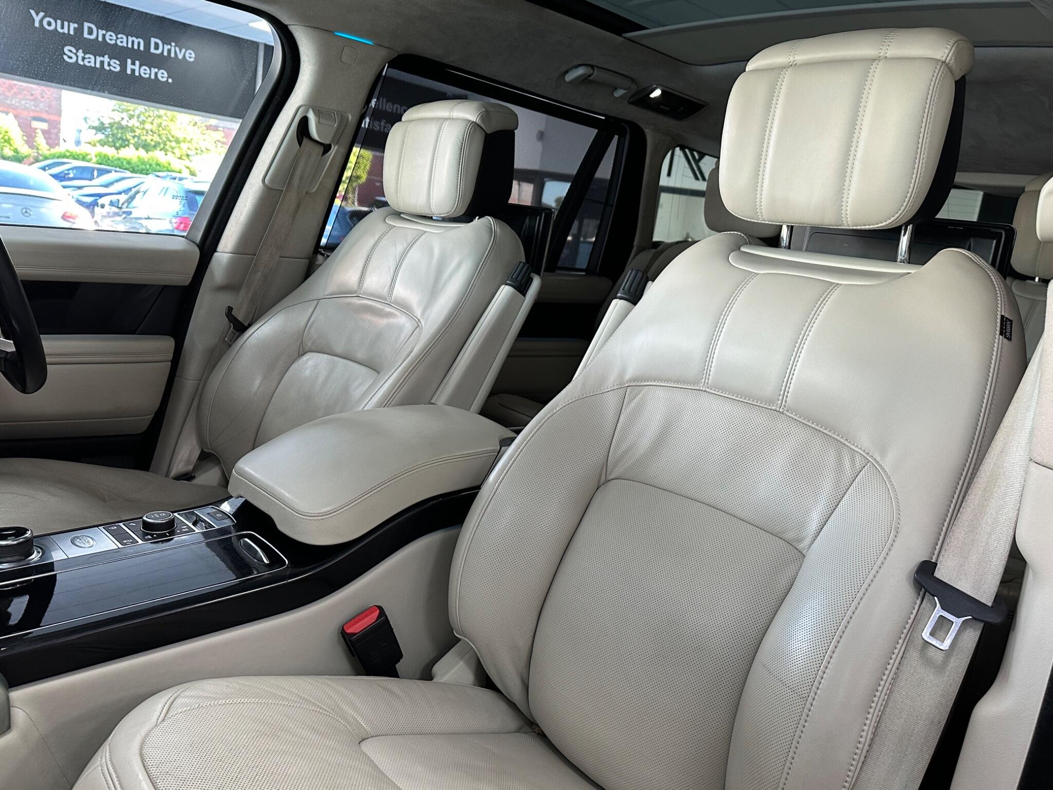 Land Rover Range Rover view 43