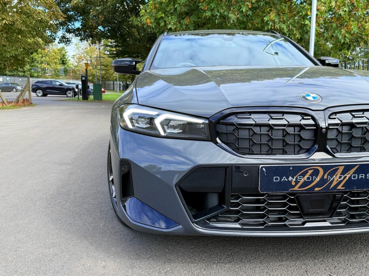 BMW 3 Series view 47