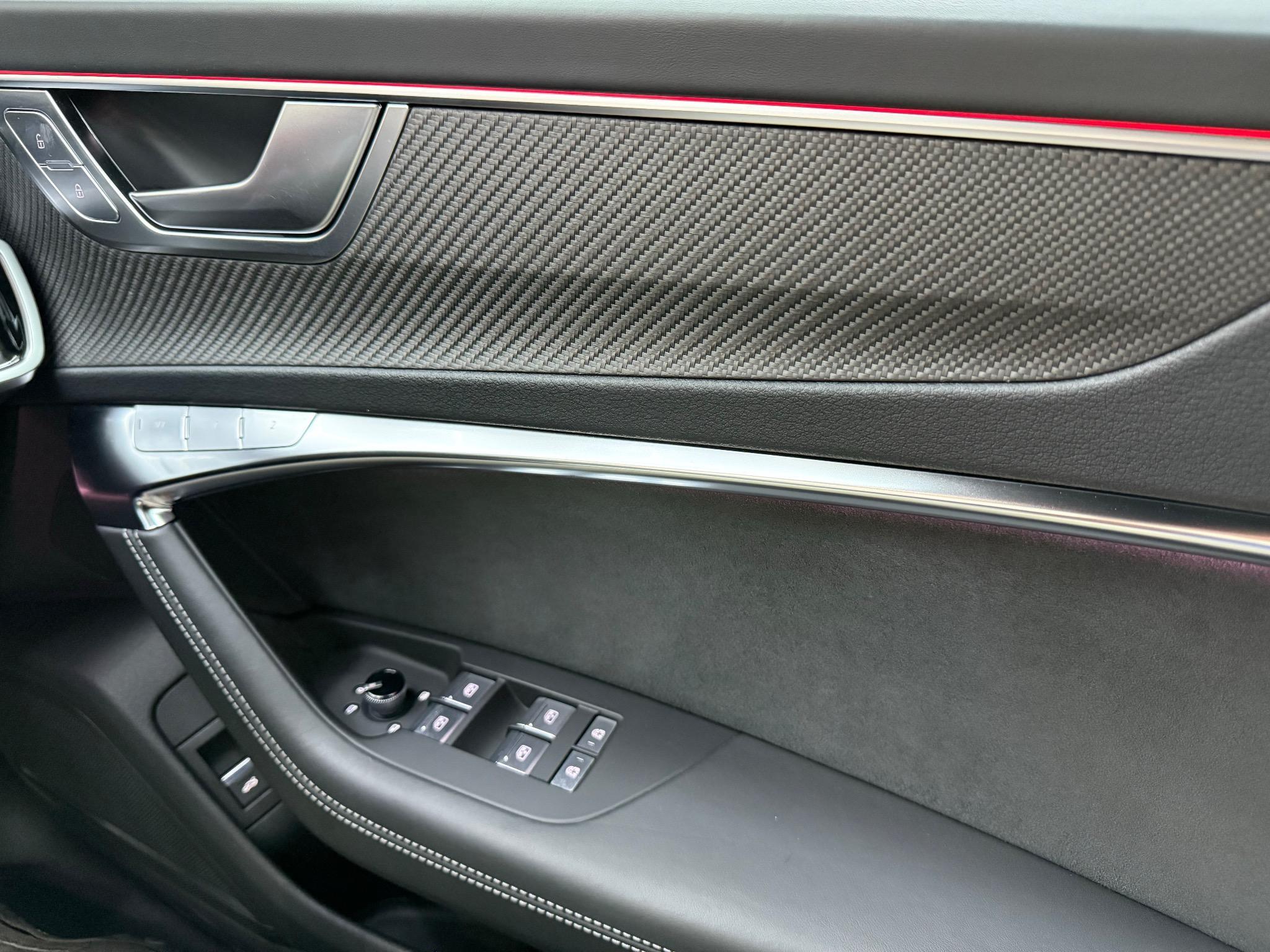 Audi RS6 Avant view 35