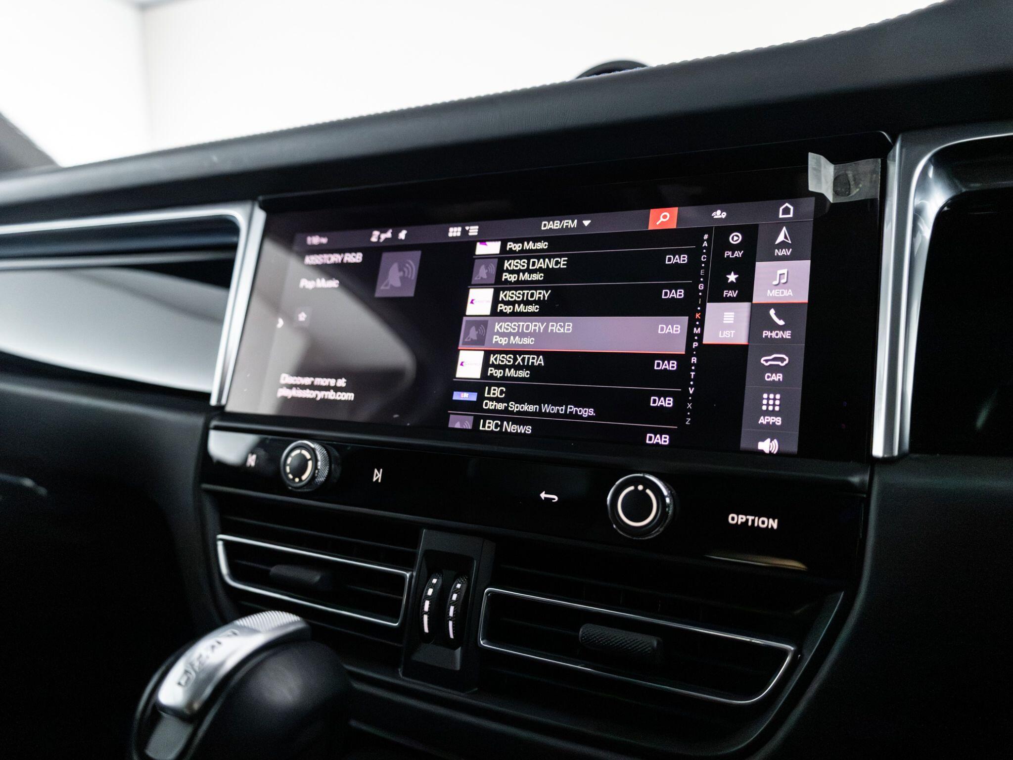 Porsche Macan view 60