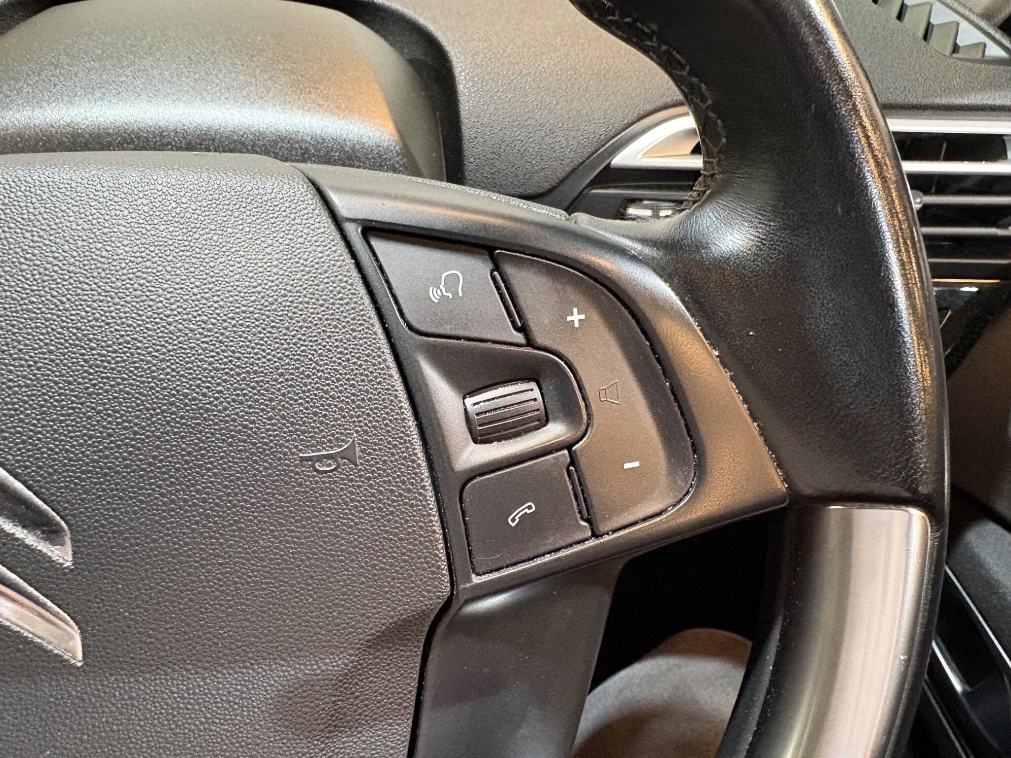 Citroen Grand C4 Spacetourer view 33