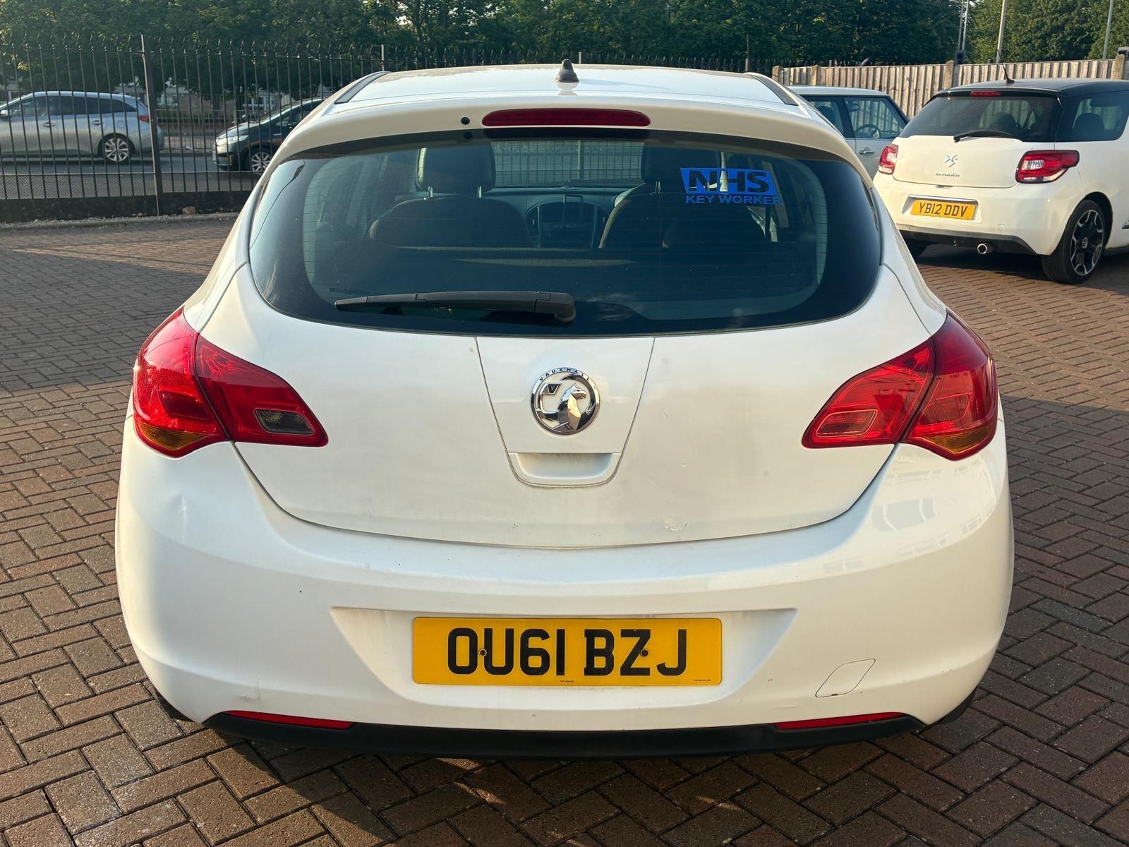 Vauxhall Astra view 9
