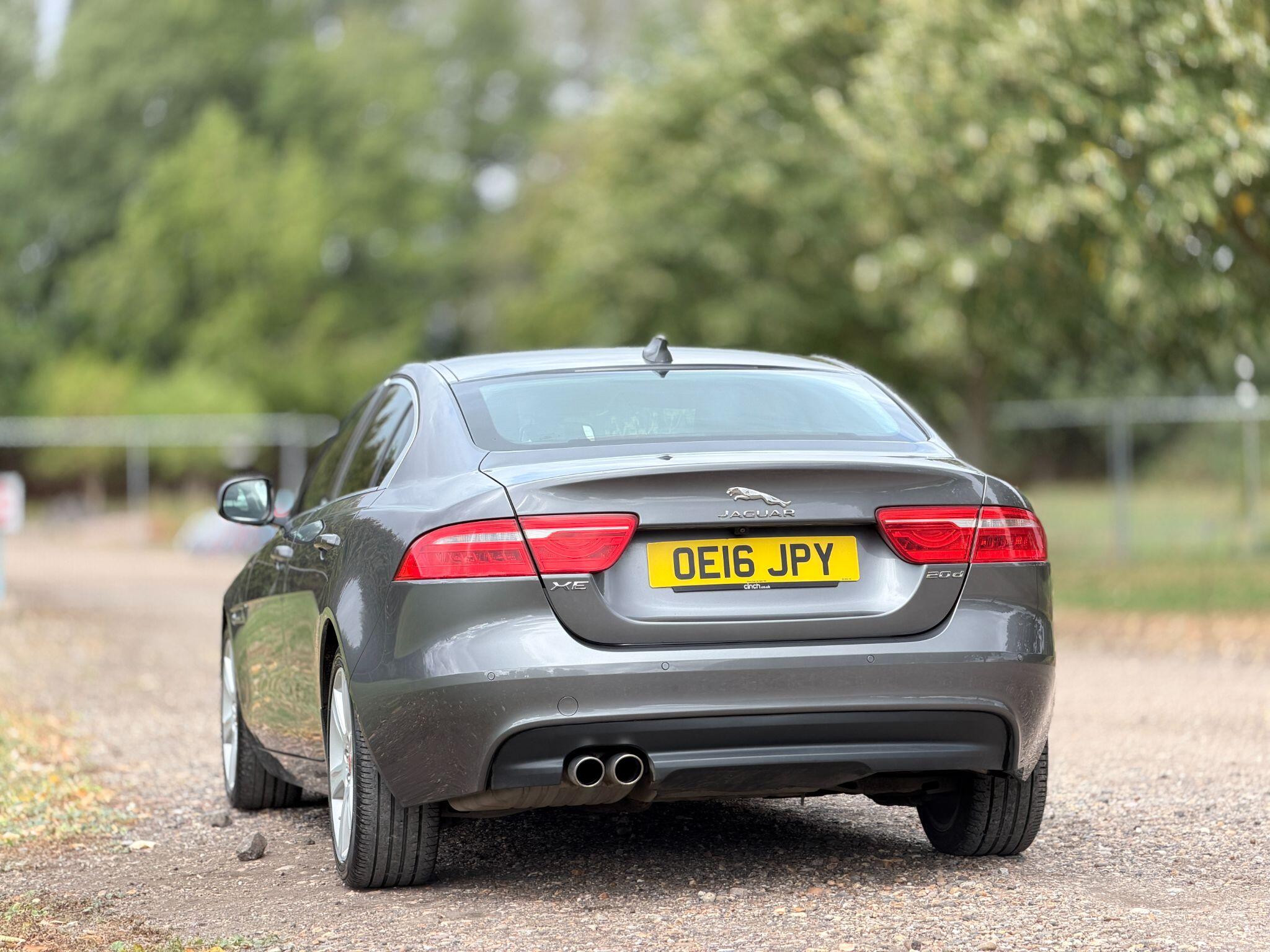 Jaguar Xe view 9