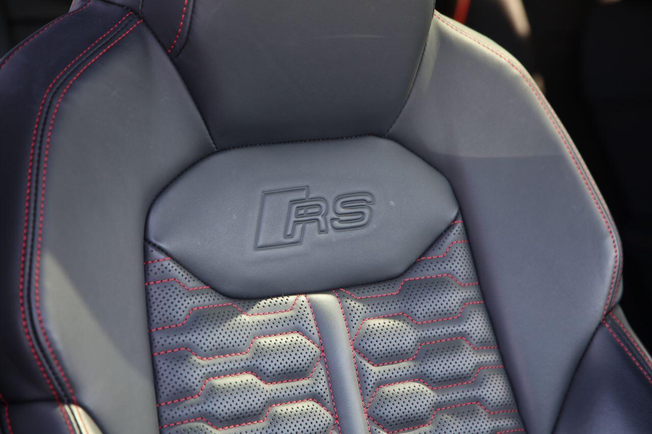 Audi RS Q8 view 30