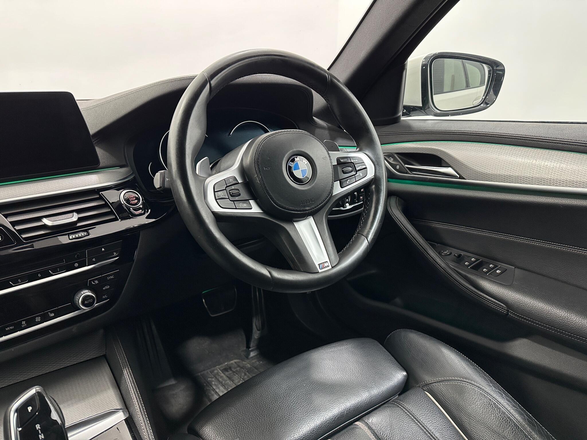 BMW 5 Series view 12
