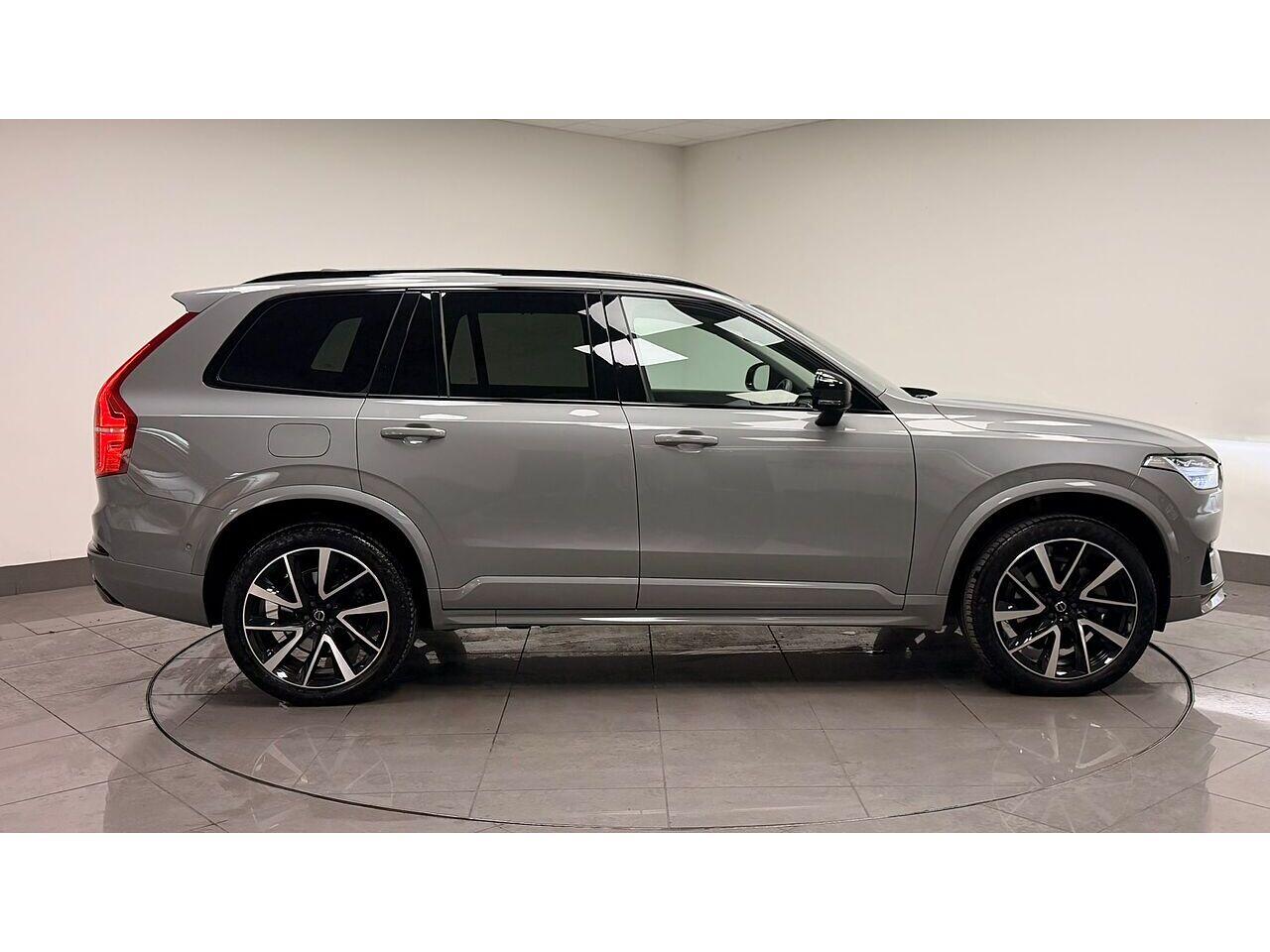 Volvo XC90 view 11