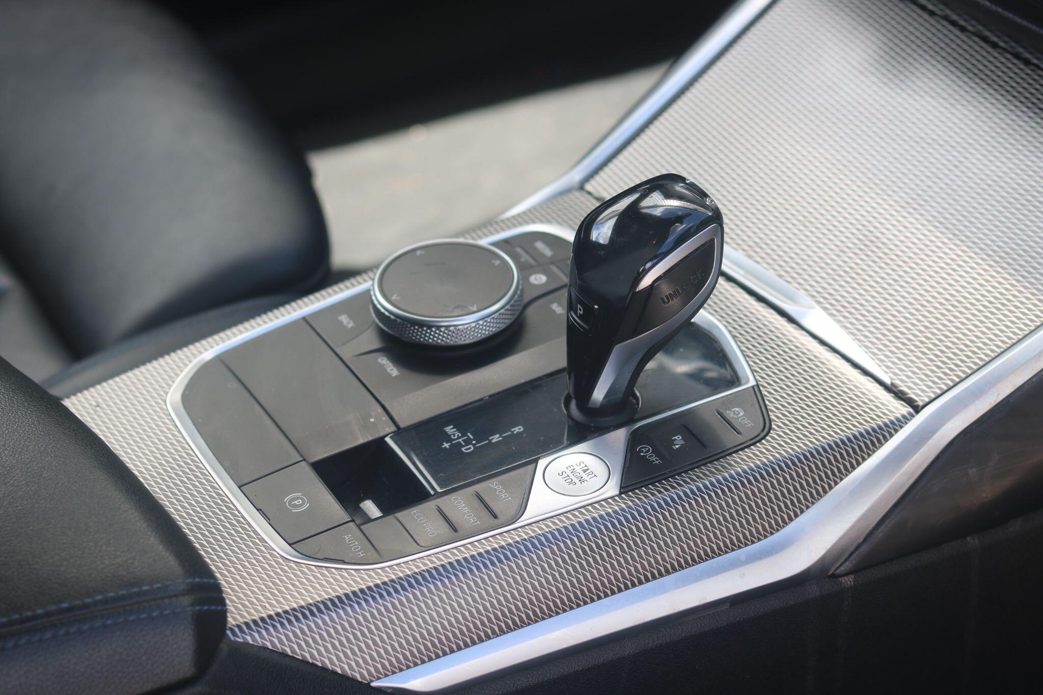 BMW 3 Series view 9