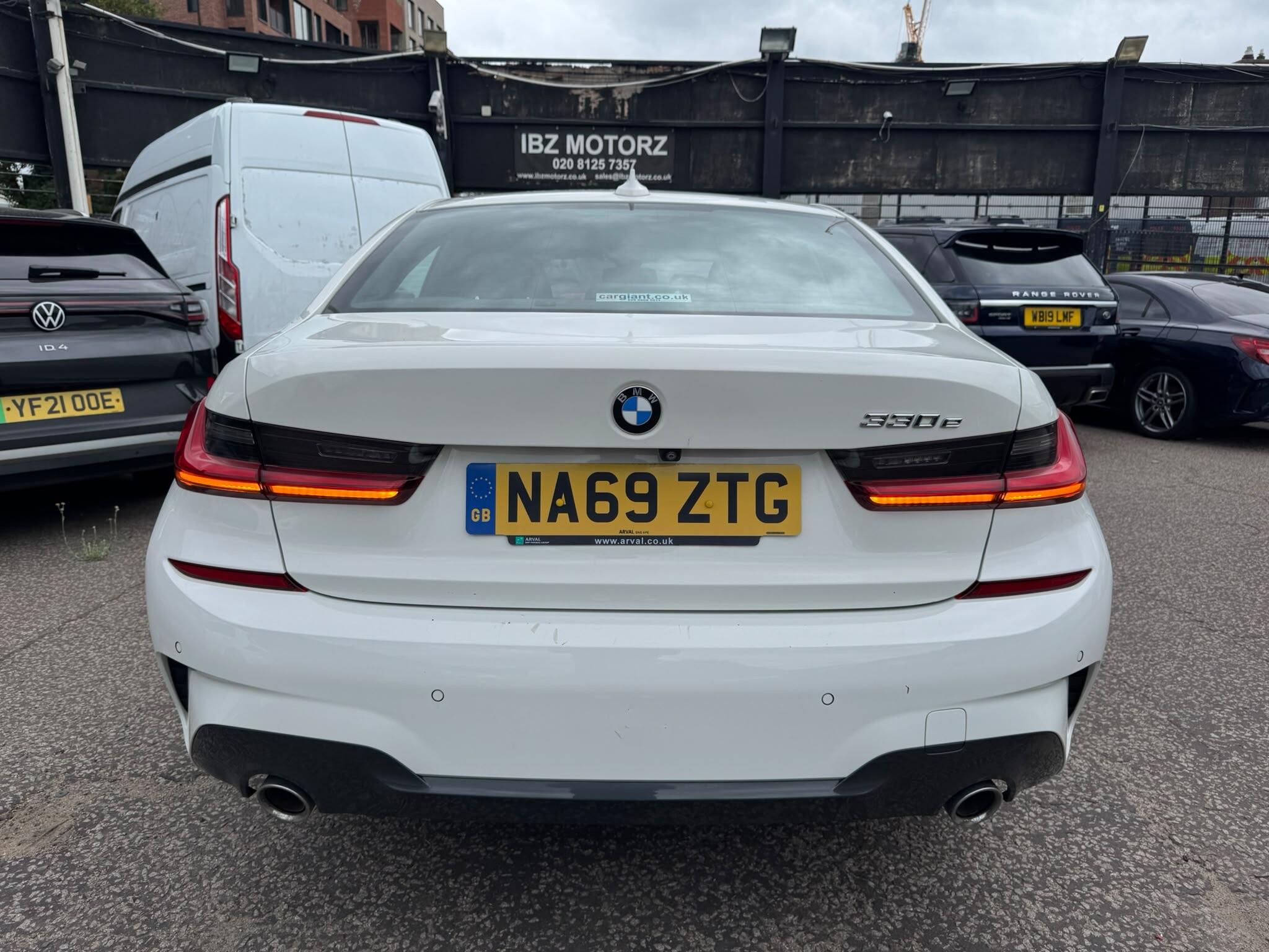 BMW 3 Series view 29