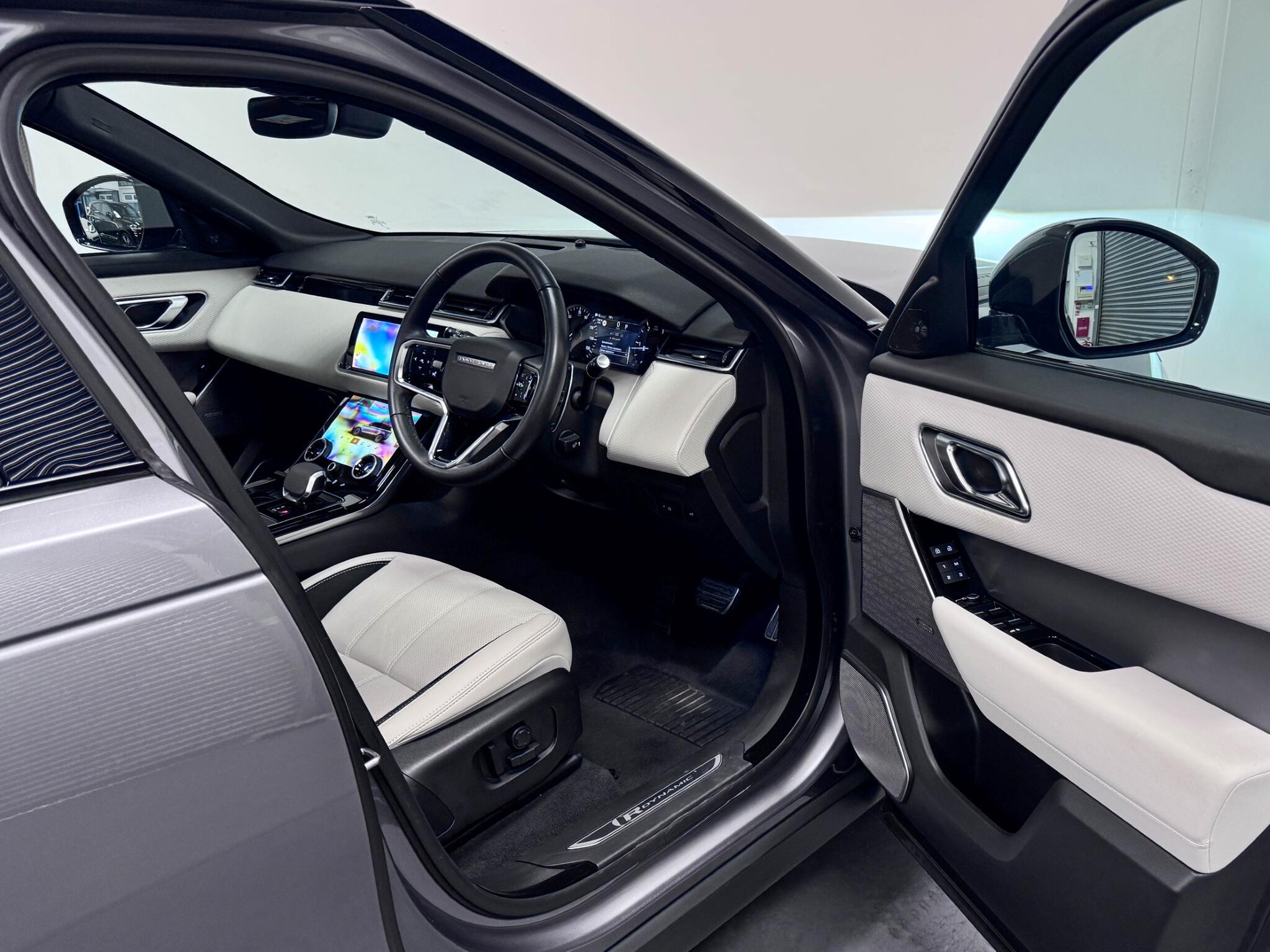Land Rover Range Rover Velar view 34