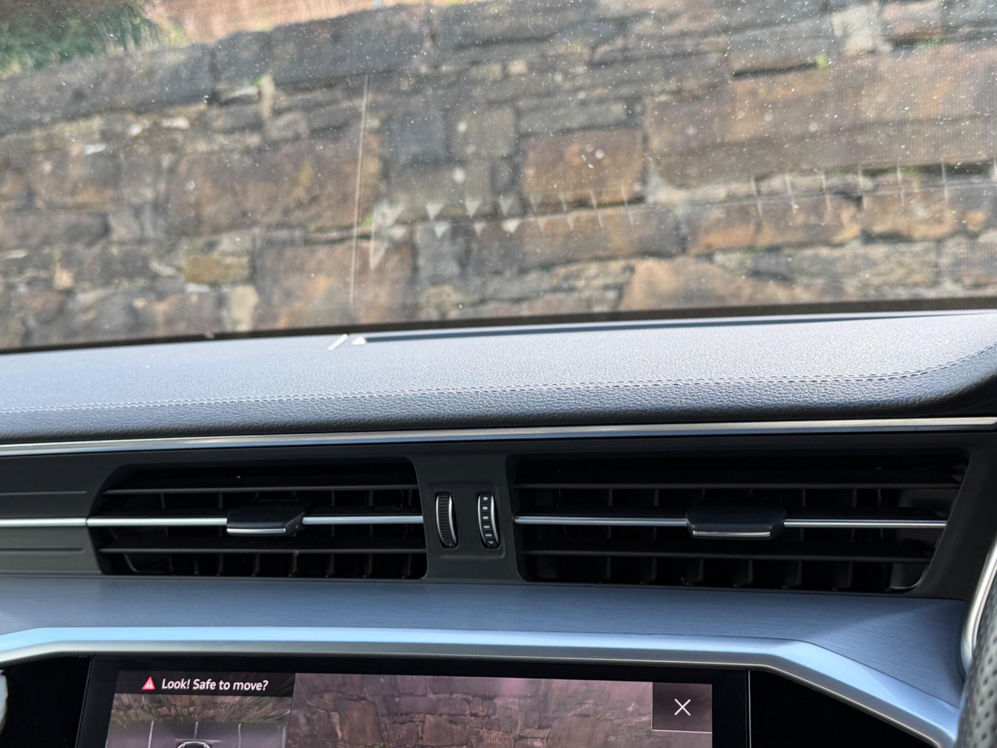 Audi A6 view 28