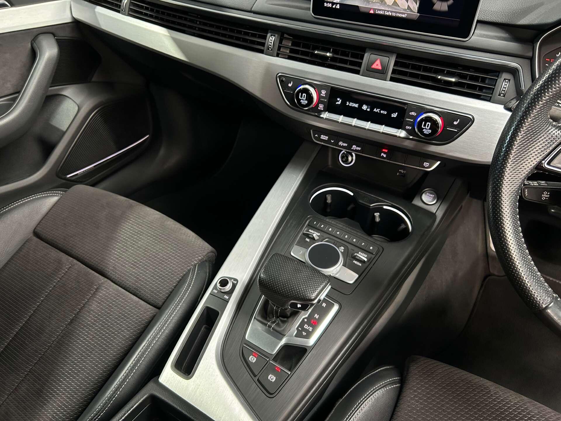 Audi A4 view 16