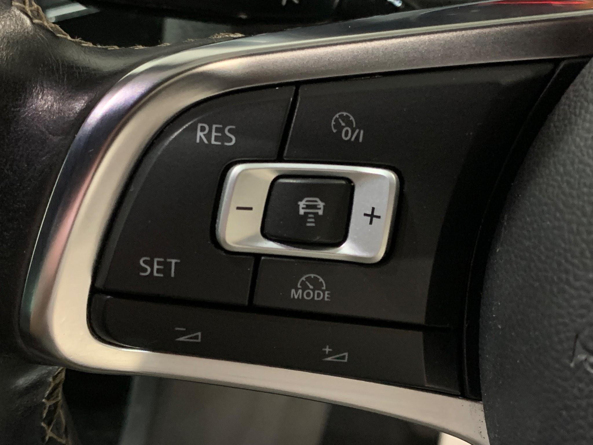 Volkswagen Golf view 30