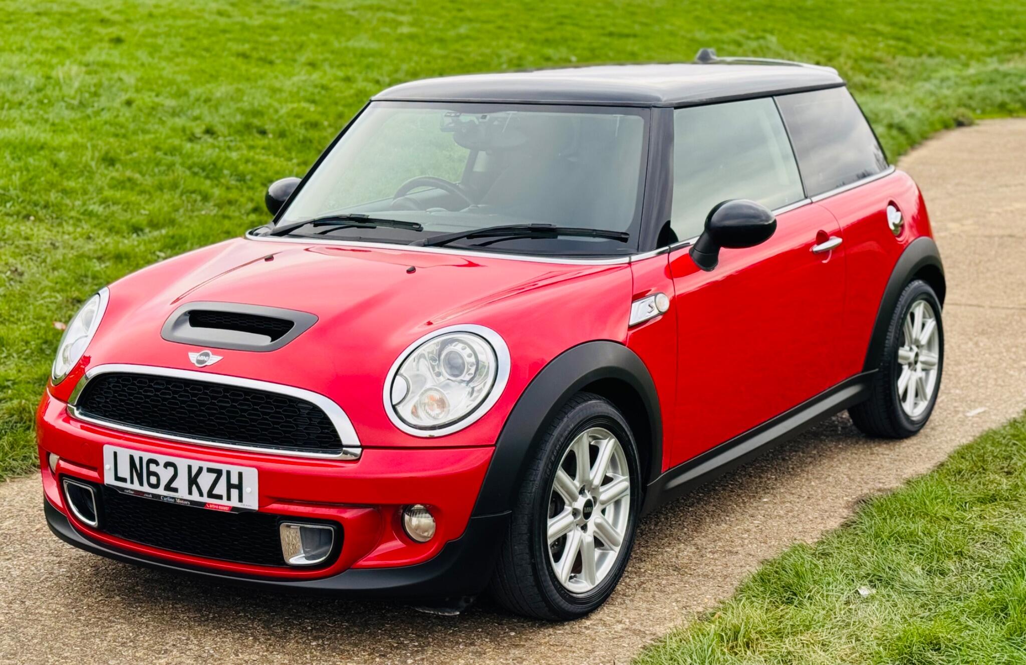 2013 MINI Hatch image 15